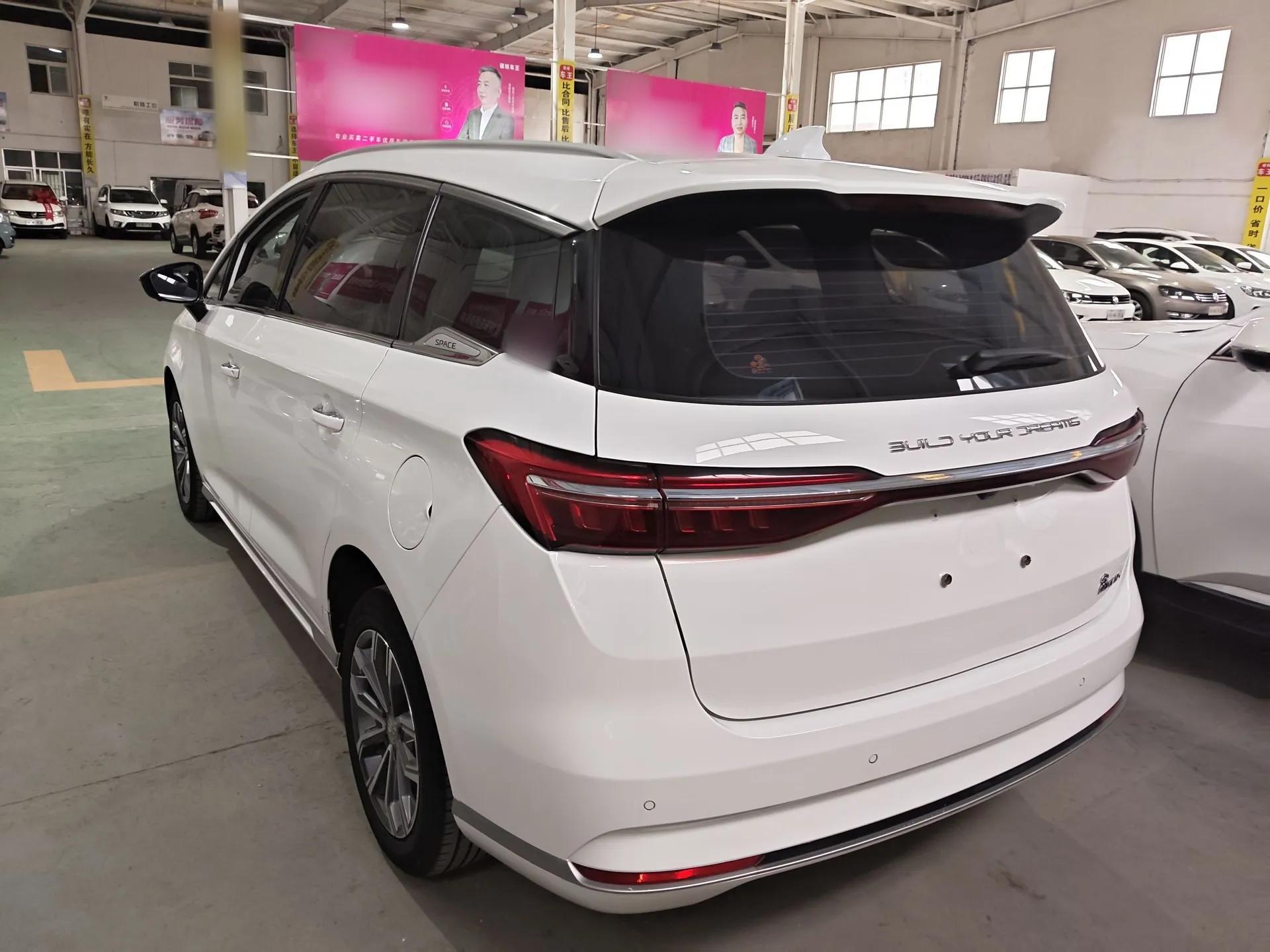 BYD Song MAX 2021 Upgraded Model 1.5T Automatic Prestige 6-Seater — миниатюра 4