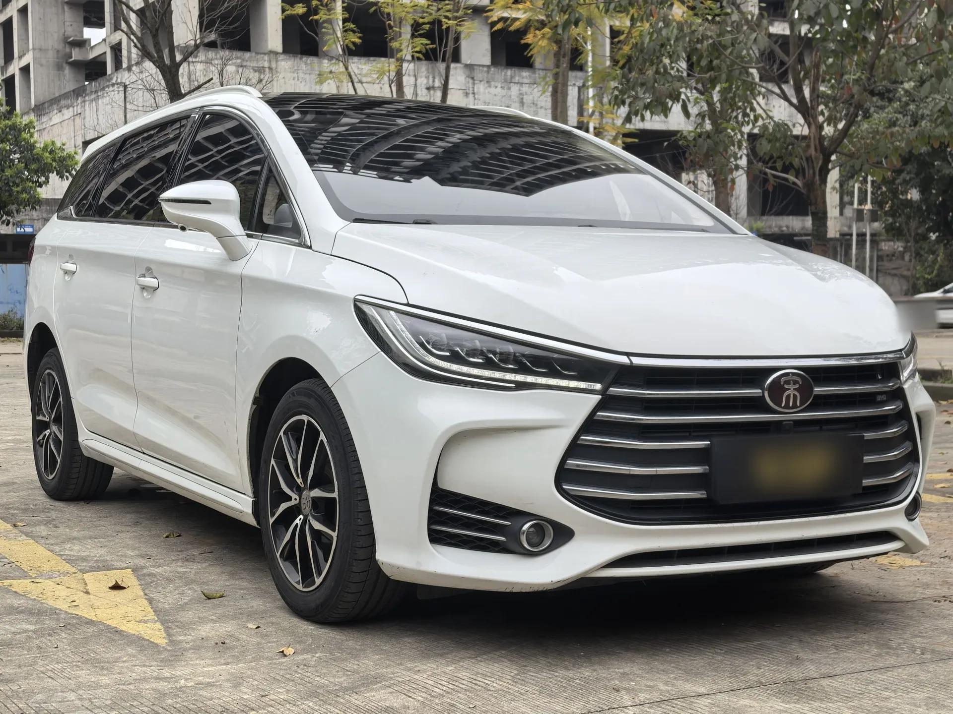 BYD Song MAX 2018 1.5T Automatic Smart Connect Elite Model with 6 Seats — миниатюра 4
