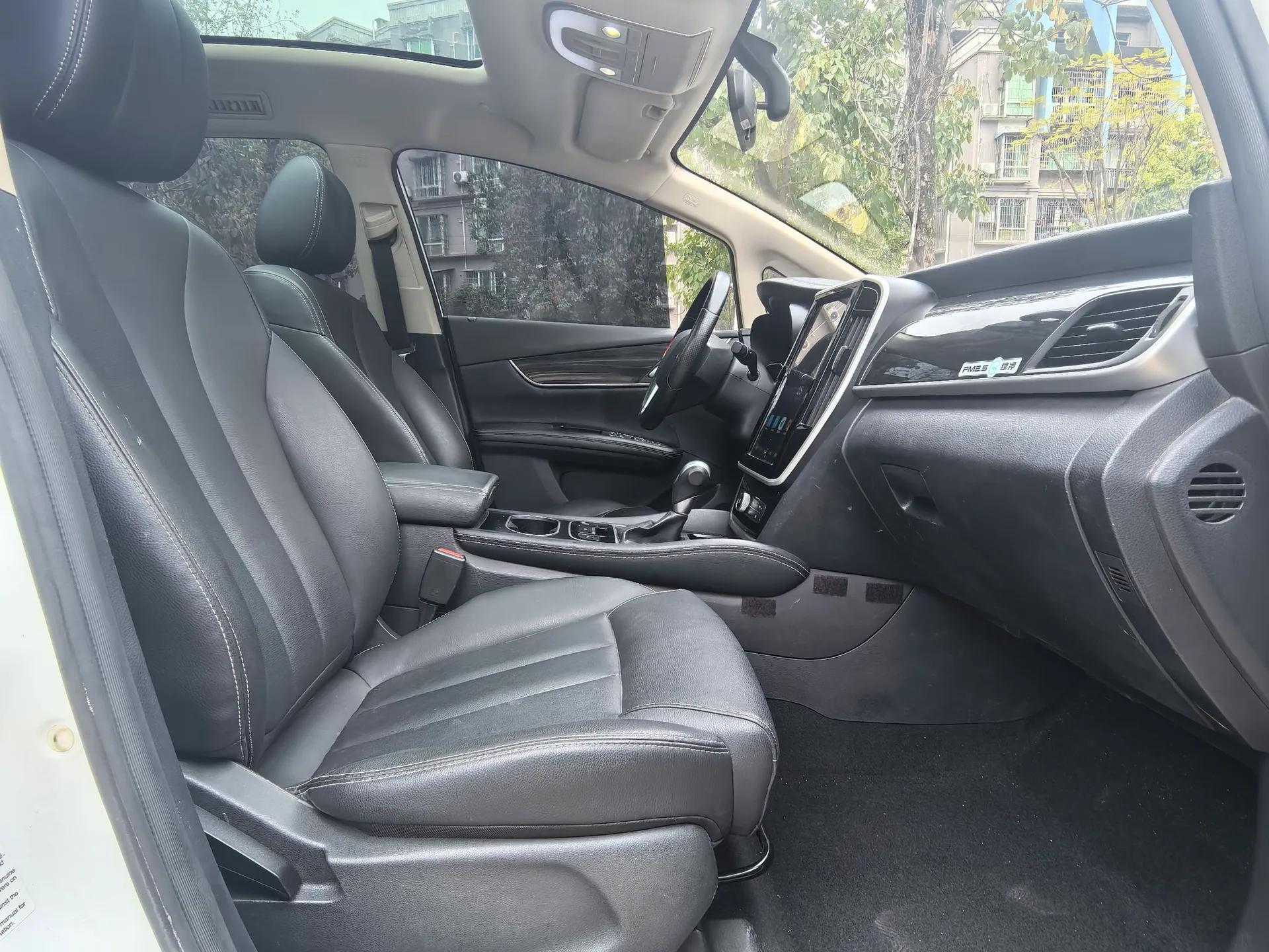 BYD Song MAX 2018 1.5T Automatic Smart Connect Elite Model with 6 Seats — миниатюра 33