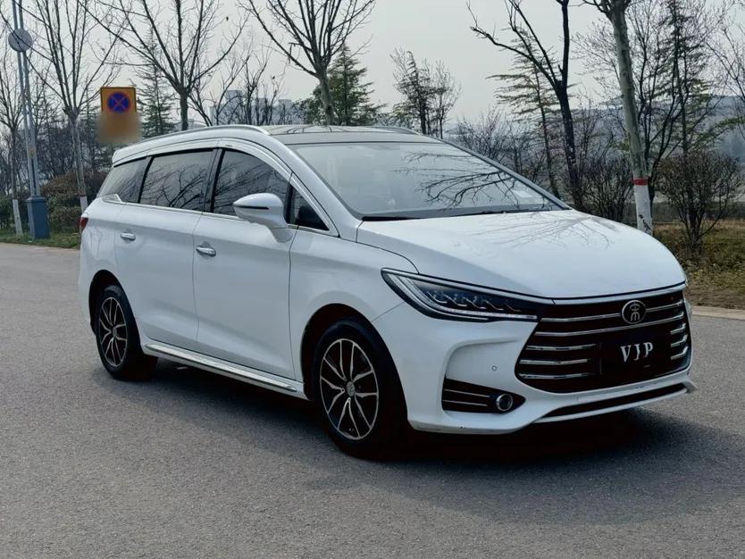 BYD Song MAX 2018 1.5T Automatic Smart Connect Elite Model with 6 Seats — миниатюра 5
