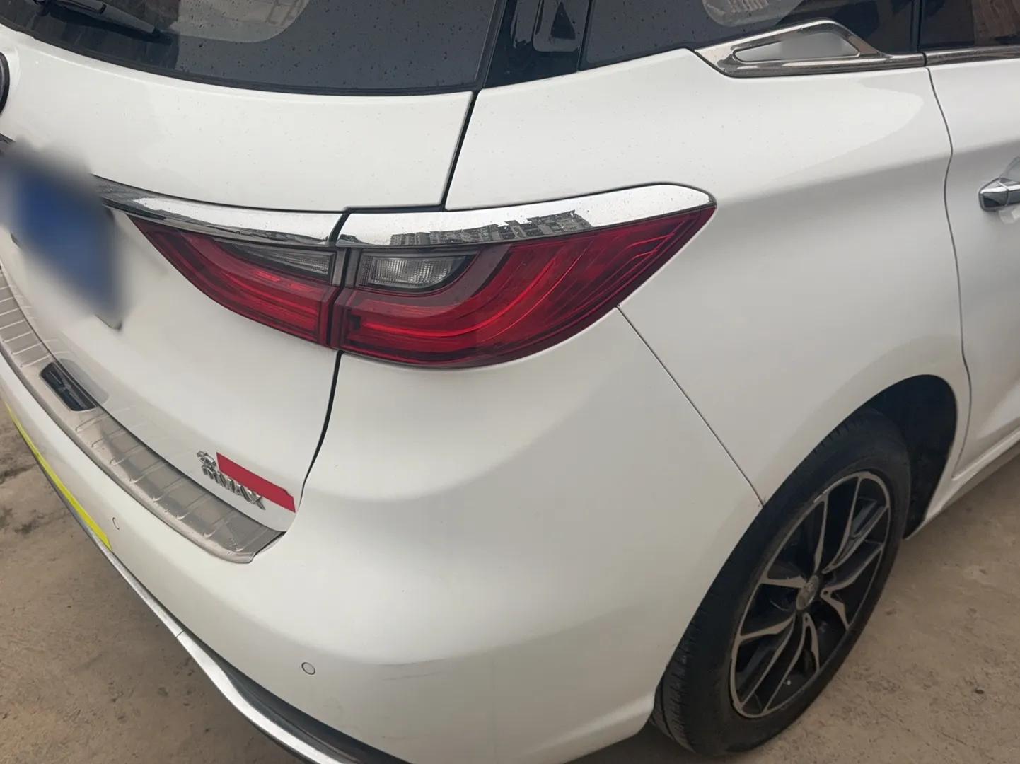 BYD Song MAX 2018 1.5T Automatic Smart Connect Elite Model with 6 Seats — миниатюра 8