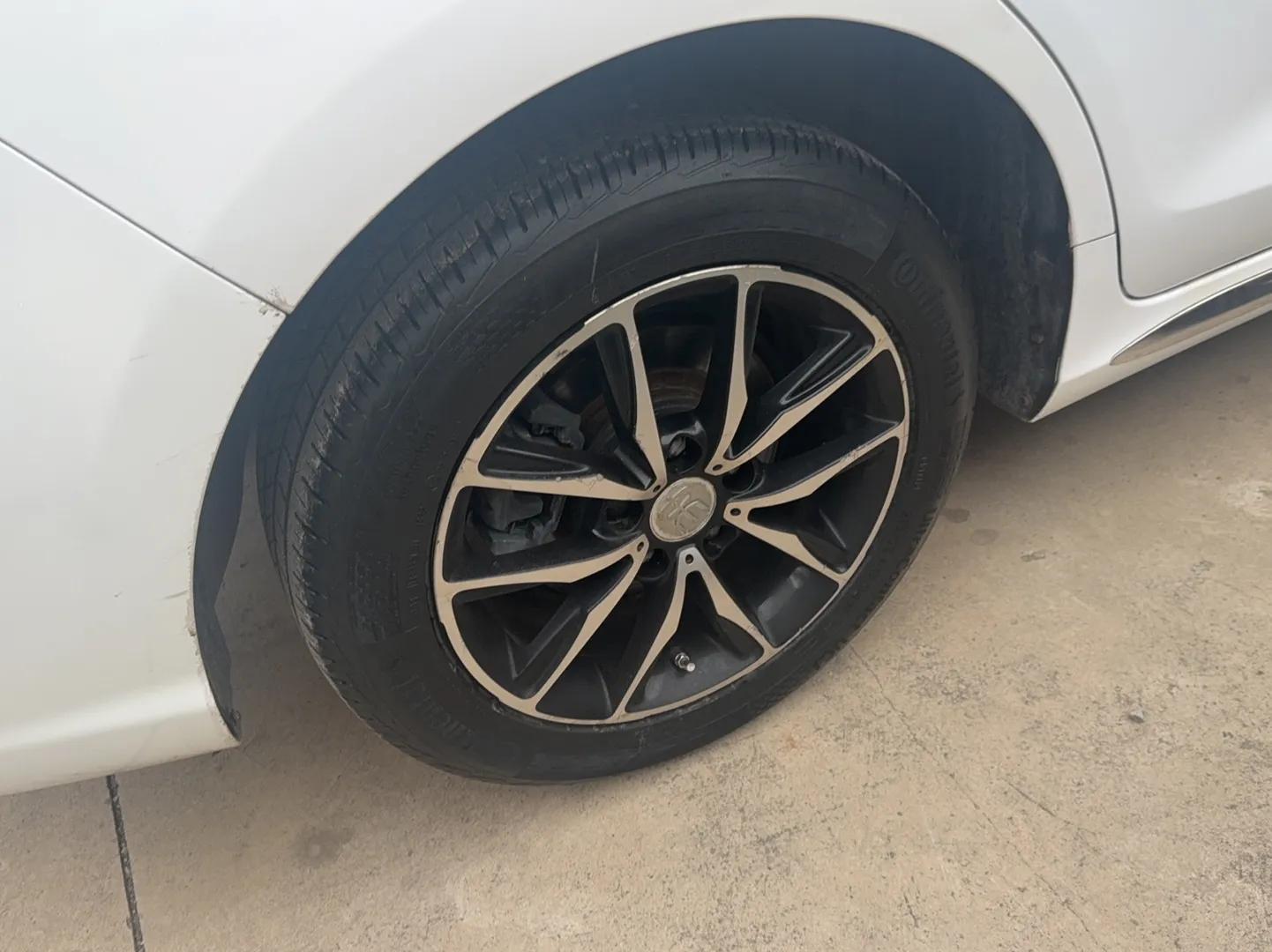 BYD Song MAX 2018 1.5T Automatic Smart Connect Elite Model with 6 Seats — миниатюра 9