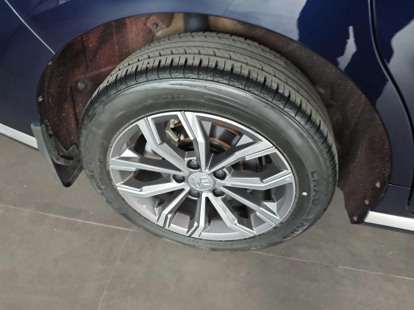 BYD Song MAX 2021 Upgraded Model 1.5T Automatic Flagship Version with 6 Seats — миниатюра 5