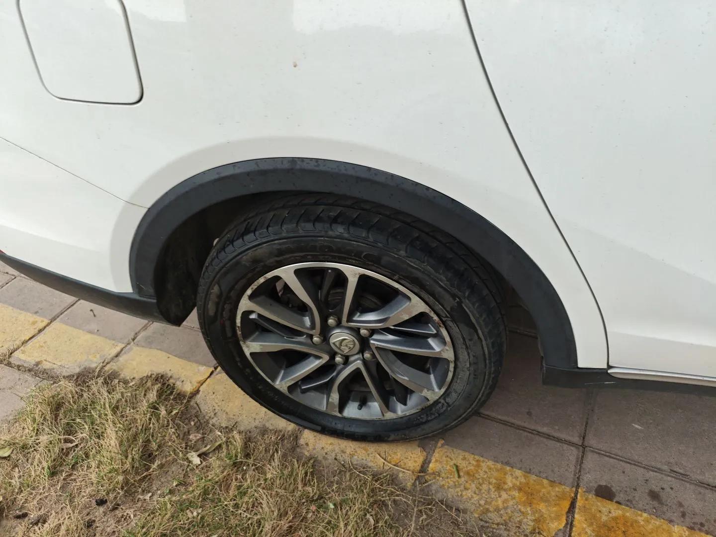 Baojun 730 2019 1.5T CVT Fashion Model 7 Seats China VI Emission Standard — миниатюра 10