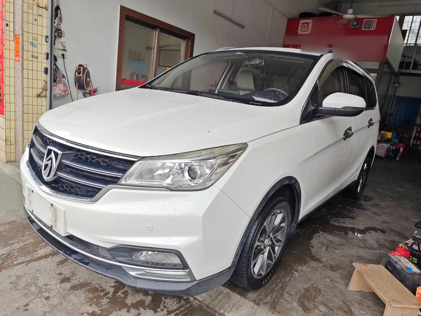 Baojun 730 2017 1.5T DCT Fashion Edition 7-Seater China V Emission Standard — миниатюра 1