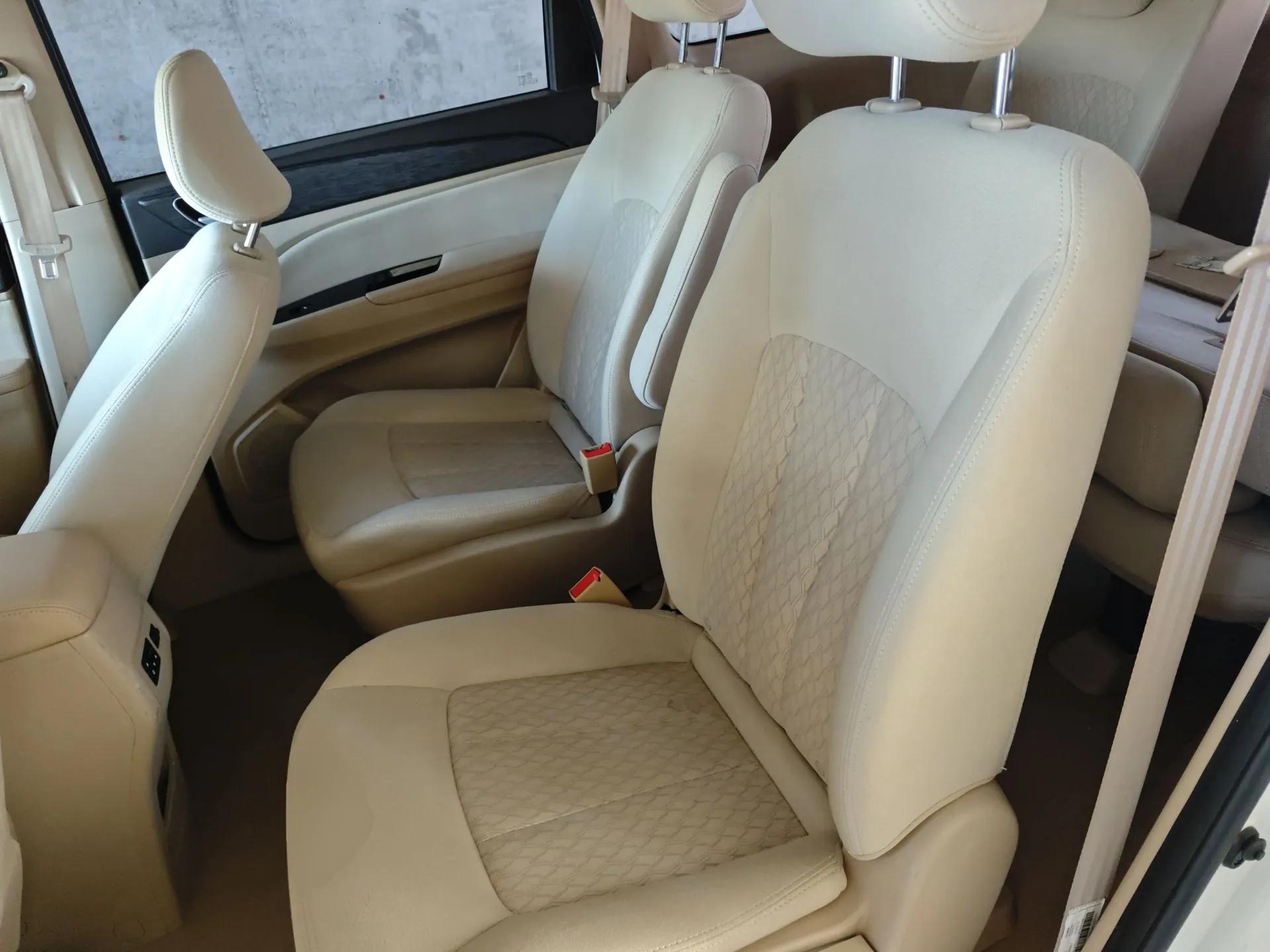 Baojun 730 2016 1.5L Manual Value Edition 7 Seats China V Emission Standard — миниатюра 20