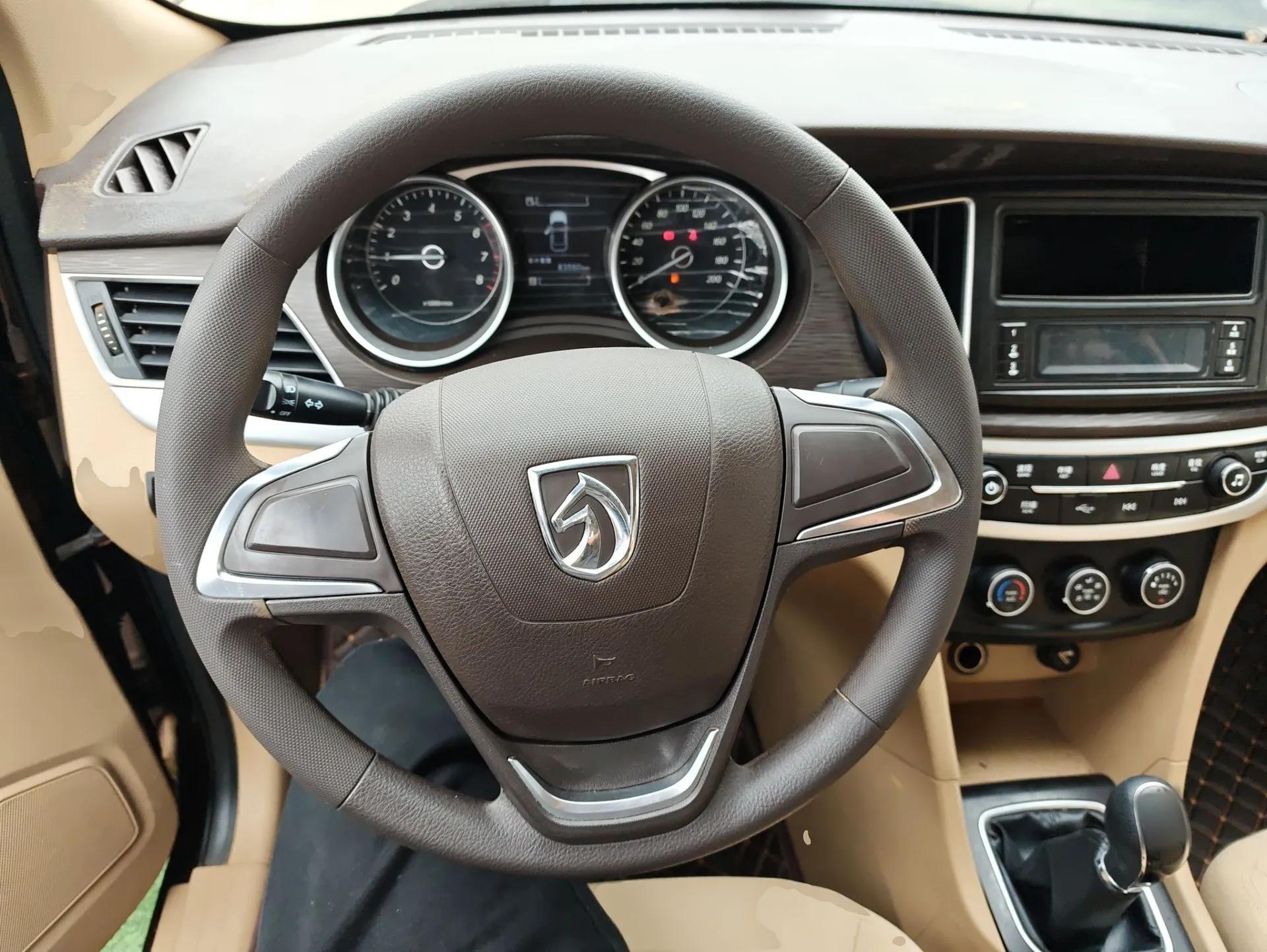 Baojun 730 2016 Revised 1.5L Manual Standard Version 7 Seats China V Emission Standard — миниатюра 14