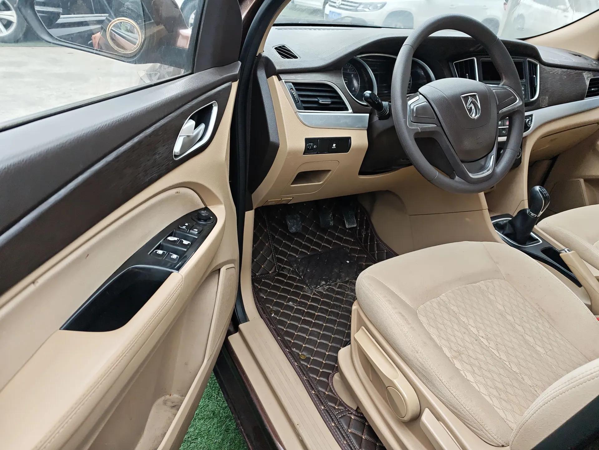 Baojun 730 2016 Revised 1.5L Manual Standard Version 7 Seats China V Emission Standard — миниатюра 19