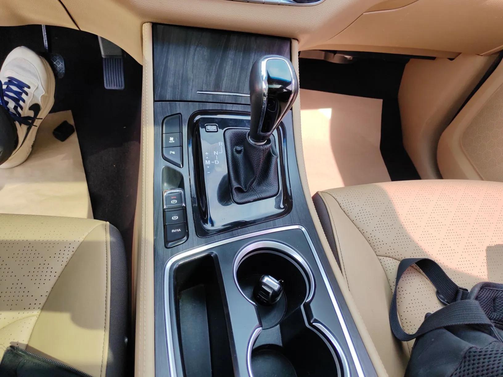 Baojun 730 2017 1.8L iAMT Prestige Version 7 Seats — миниатюра 17