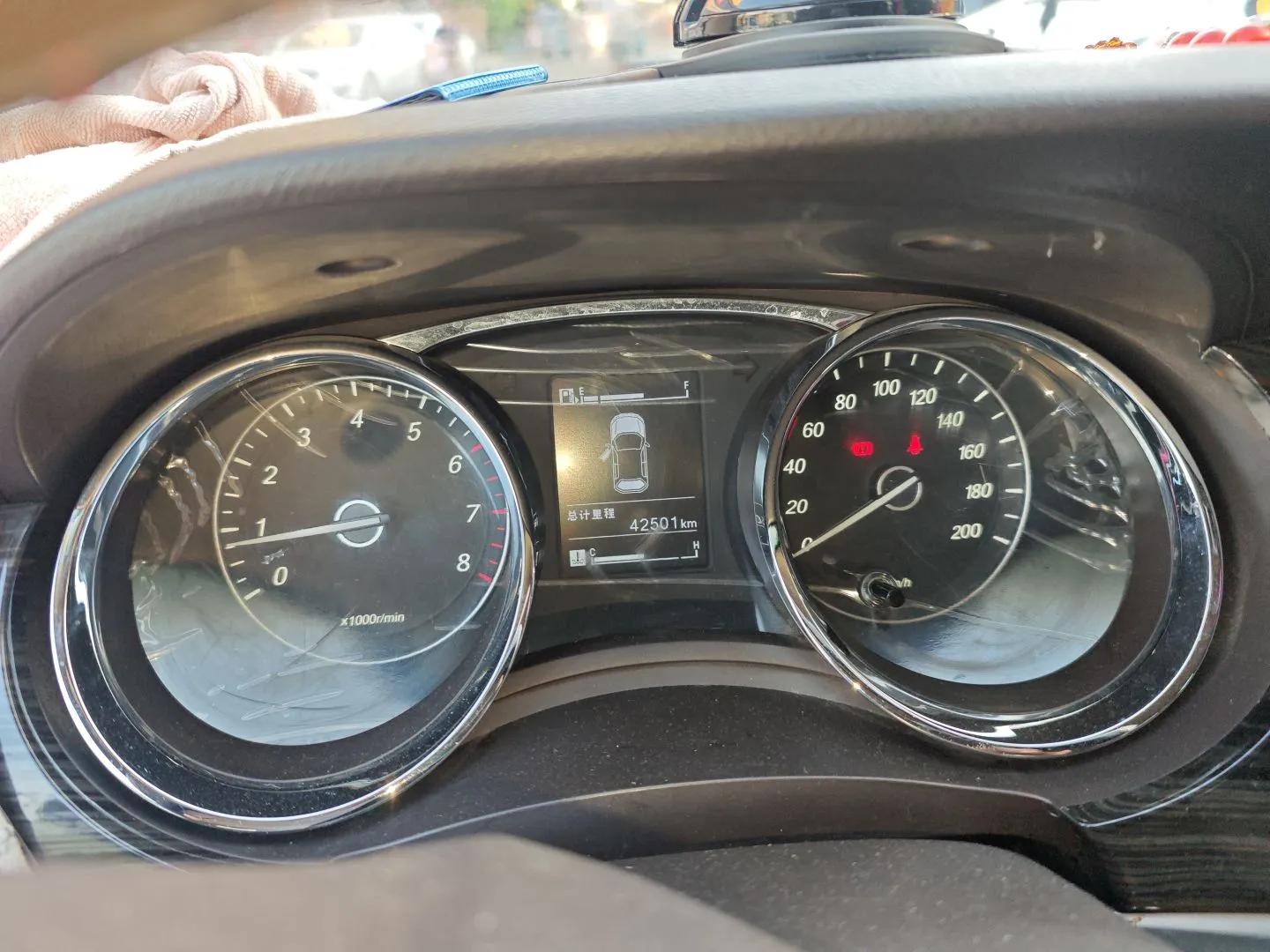 Baojun 730 2016 1.5L Manual Comfort Version 7 Seats China V Emission Standard — миниатюра 13