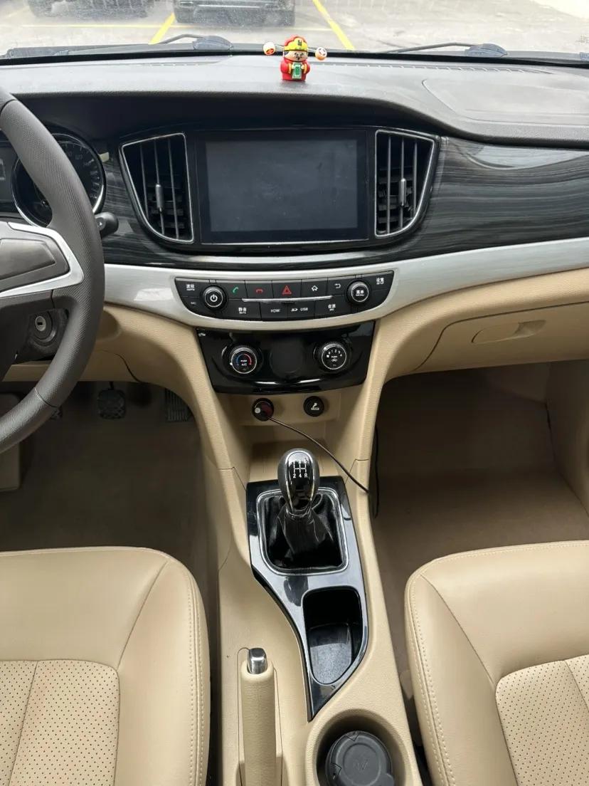 Baojun 730 2016 1.5L Manual Comfort Version 7 Seats China V Emission Standard — миниатюра 14