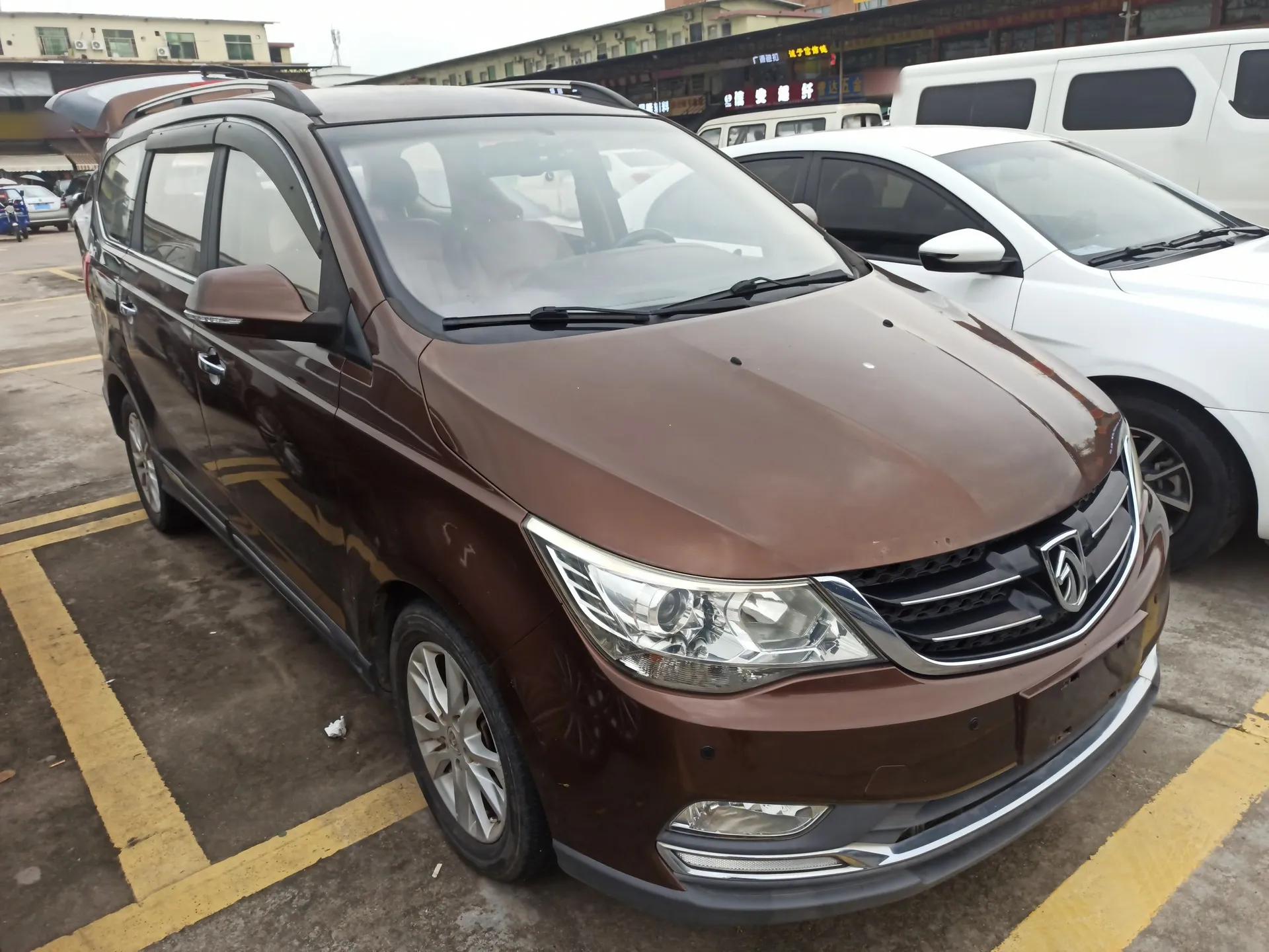 Baojun 730 2016 1.5T Manual Comfort Version 7 Seats — миниатюра 3