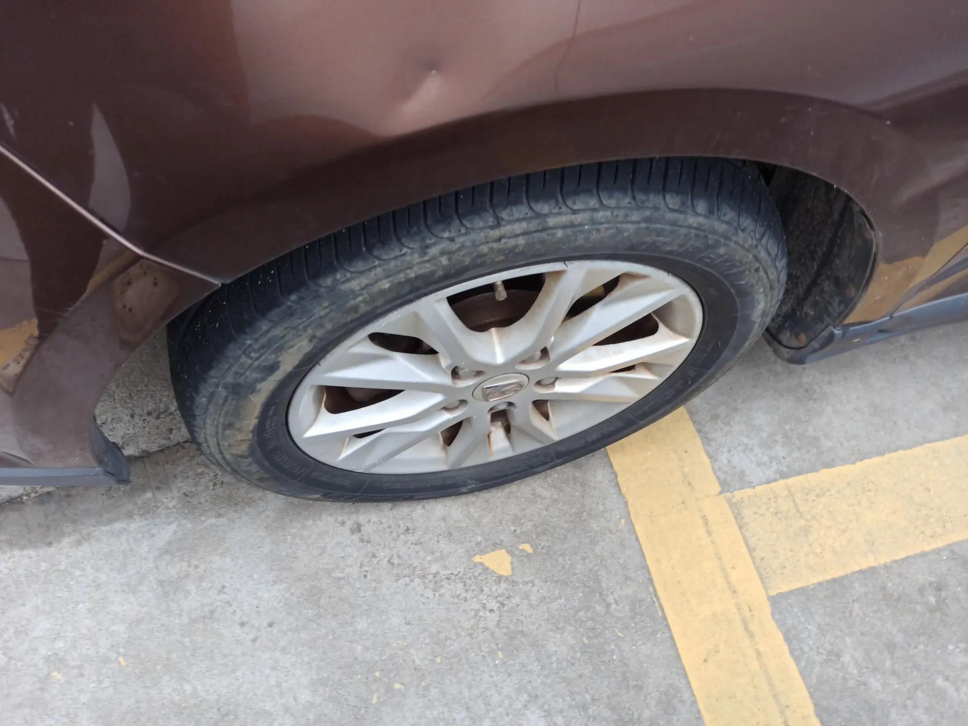 Baojun 730 2016 1.5T Manual Comfort Version 7 Seats — миниатюра 8