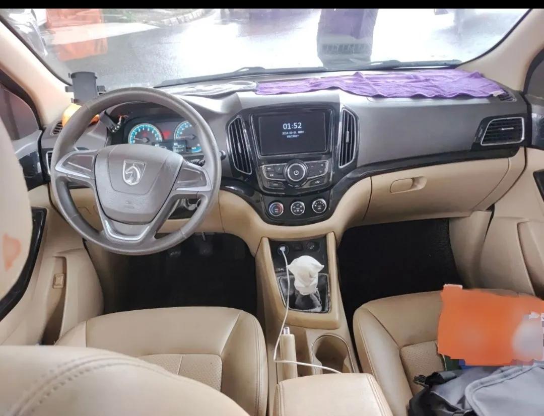 Baojun 730 2015 1.8L Manual Comfort ESP Version 7-seater — миниатюра 15