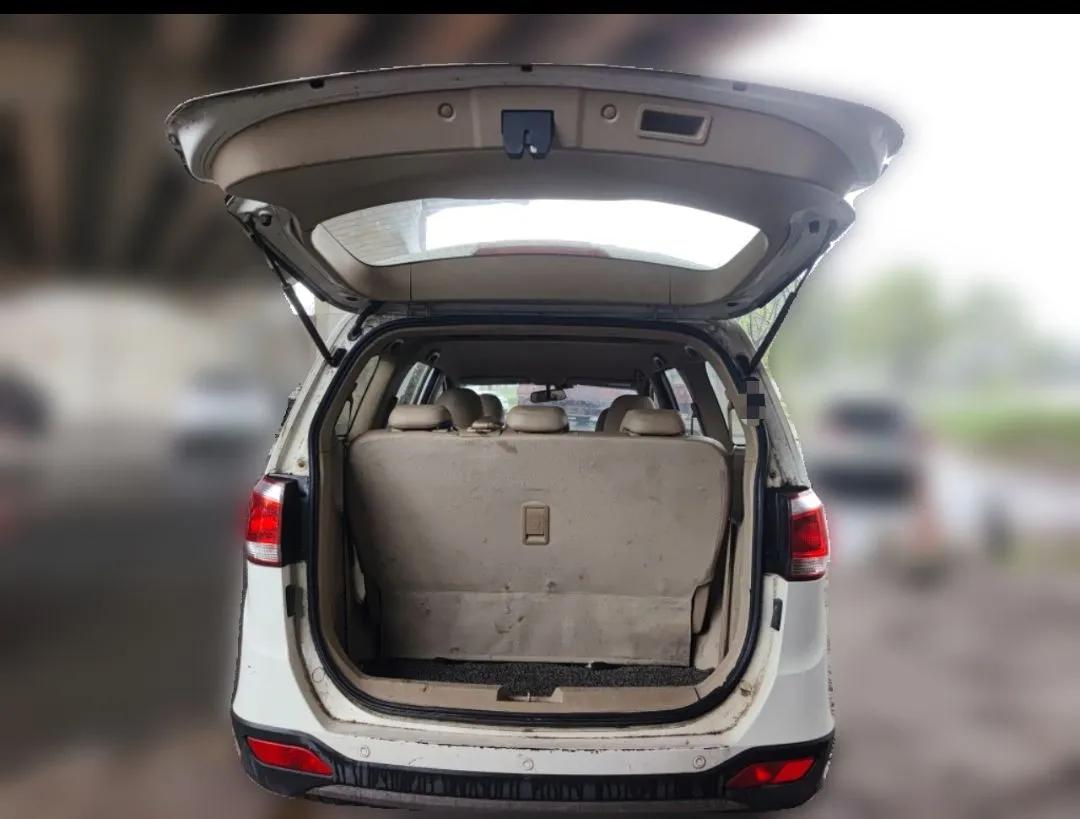 Baojun 730 2015 1.8L Manual Comfort ESP Version 7-seater — миниатюра 6