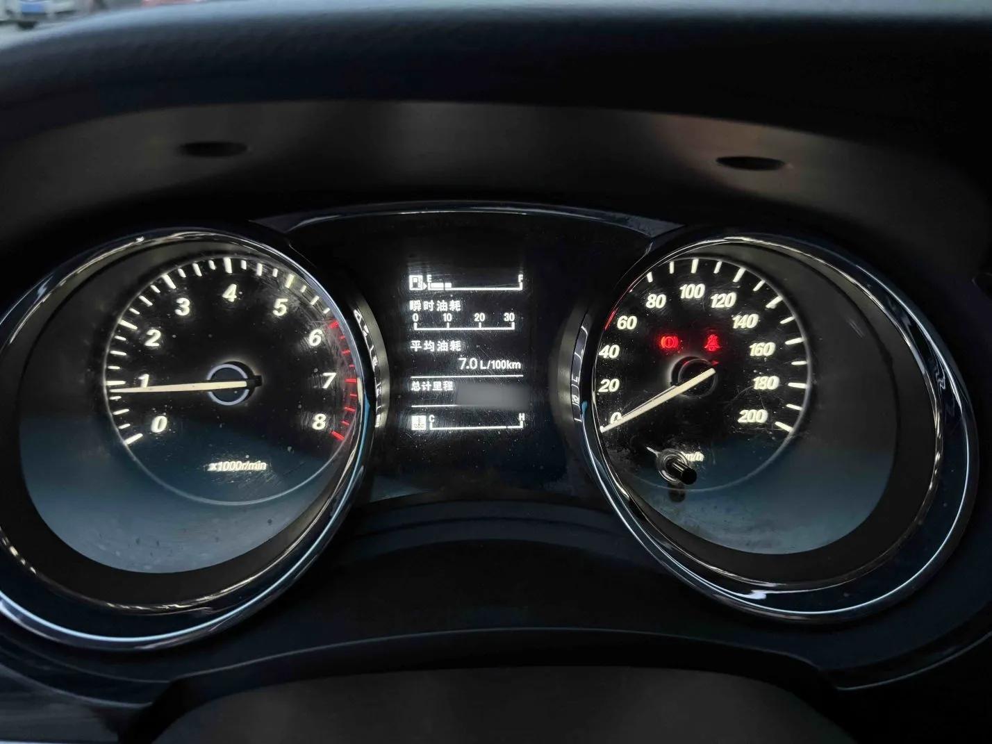Baojun 730 2016 1.5L Manual Comfort Version 7 Seats China V Emission Standard — миниатюра 16