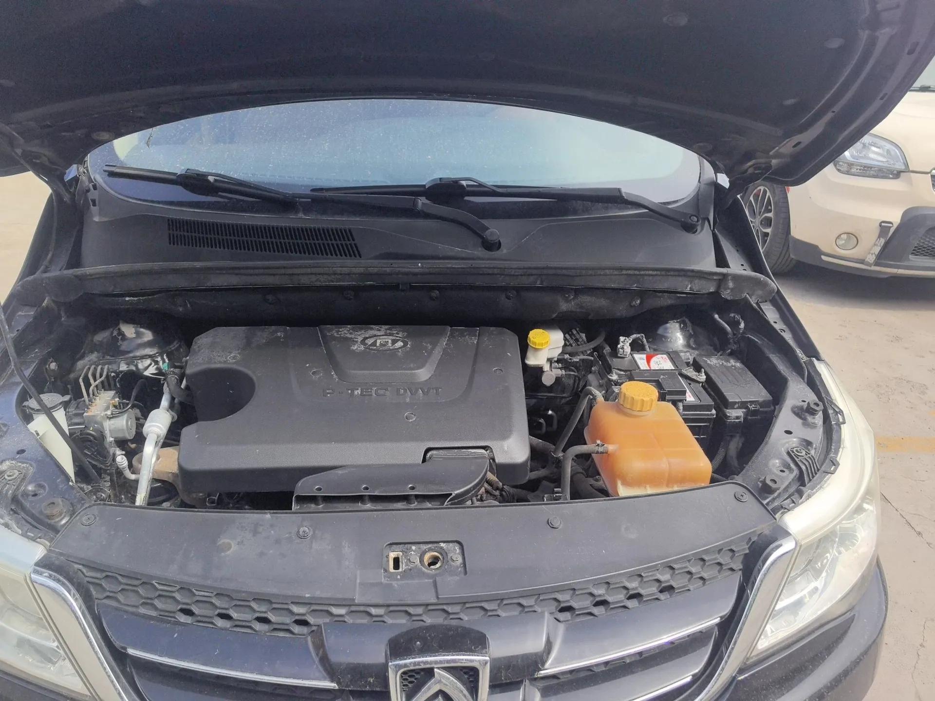Baojun 730 2016 1.5L Manual Comfort Version 7 Seats China V Emission Standard — миниатюра 8