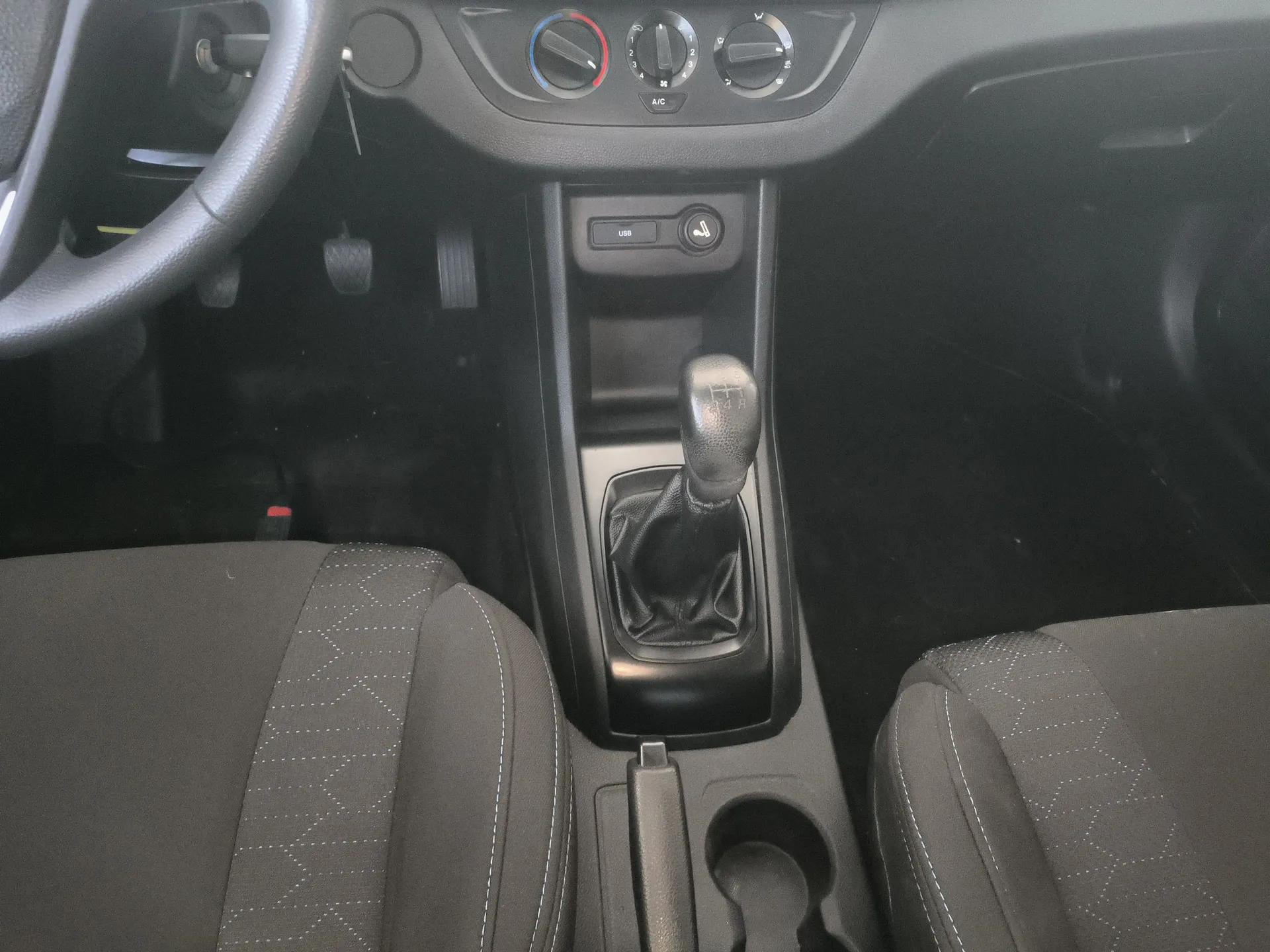 Baojun 310 2016 1.2L manual Comfort trim level — миниатюра 17