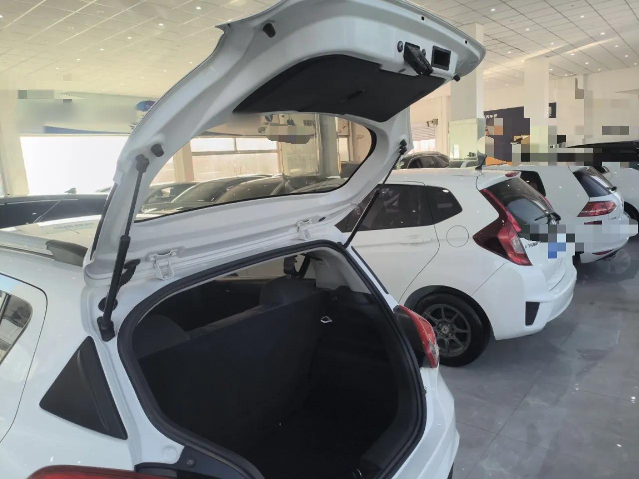 Baojun 310 2016 1.2L manual Comfort trim level — миниатюра 22