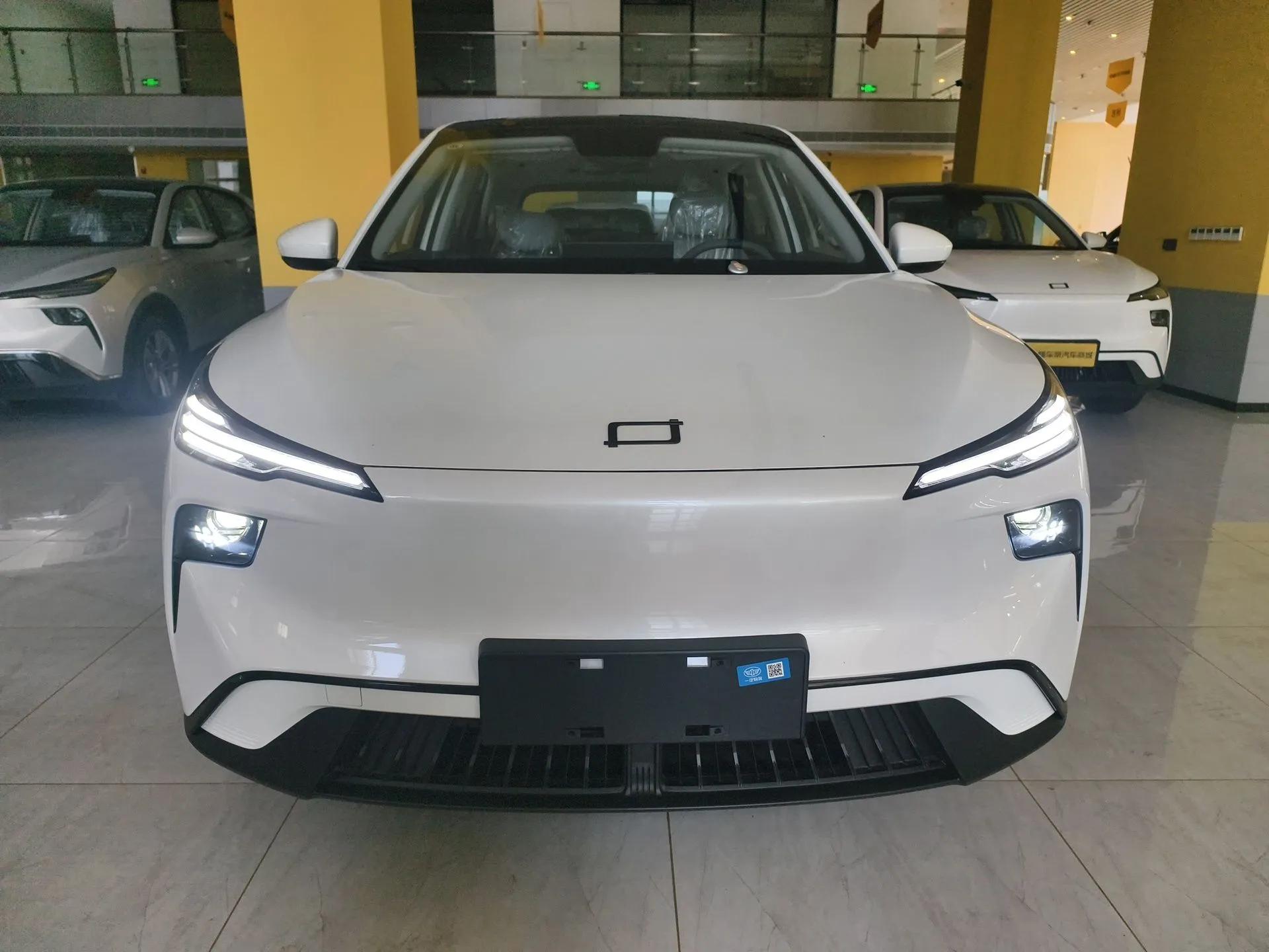 Bestune Yueyi 03 2025 445km Joyful Edition — миниатюра 2