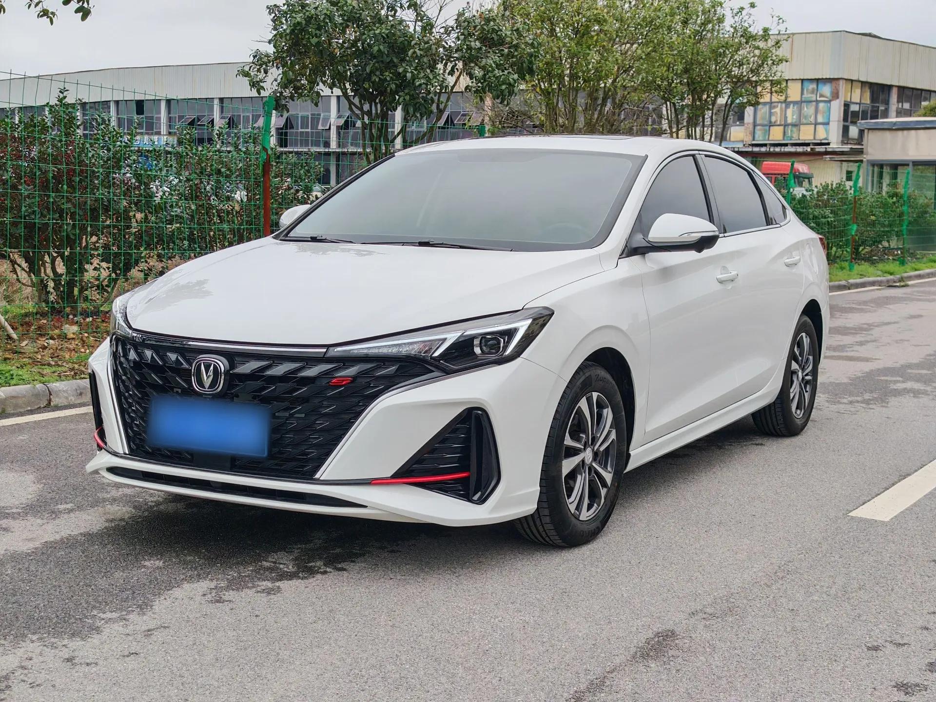 CHANGAN Eado 2025 PLUS 1.4T Dual-Clutch High-Energy Version — миниатюра 3