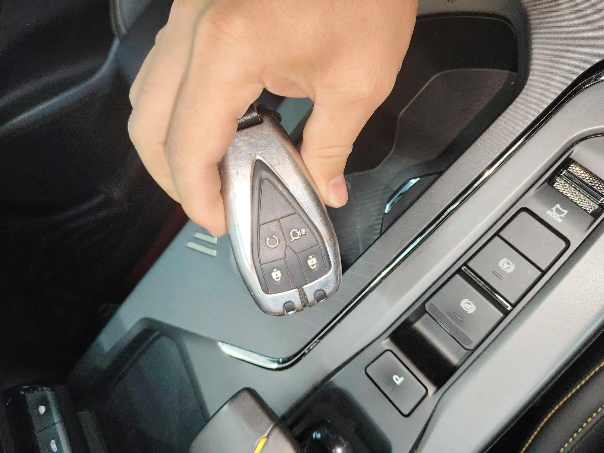 CHANGAN OSHAN X5 PLUS 2023 1.5T DCT Excellence Edition — миниатюра 12