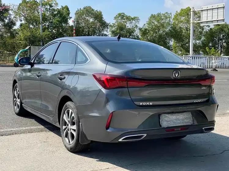 Changan Eado 2022 PLUS Blue Whale NE 1.4T GDI DCT Premium Edition — миниатюра 7
