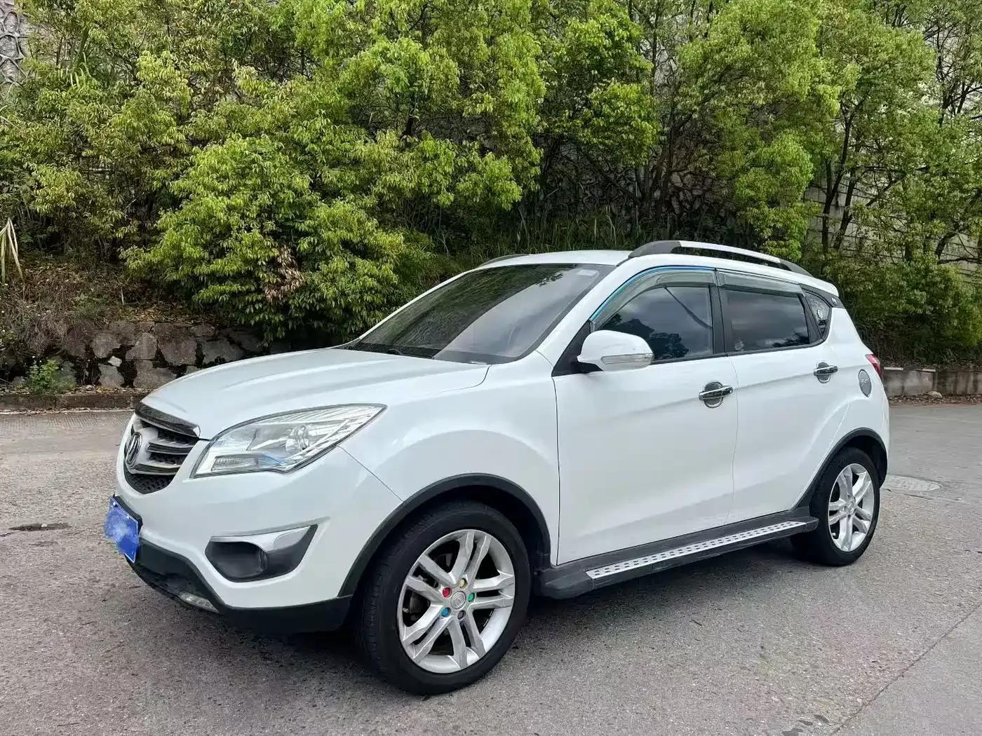 Changan CS35 2016 1.6L Manual Deluxe Edition (National V Emission Standard) — миниатюра 1