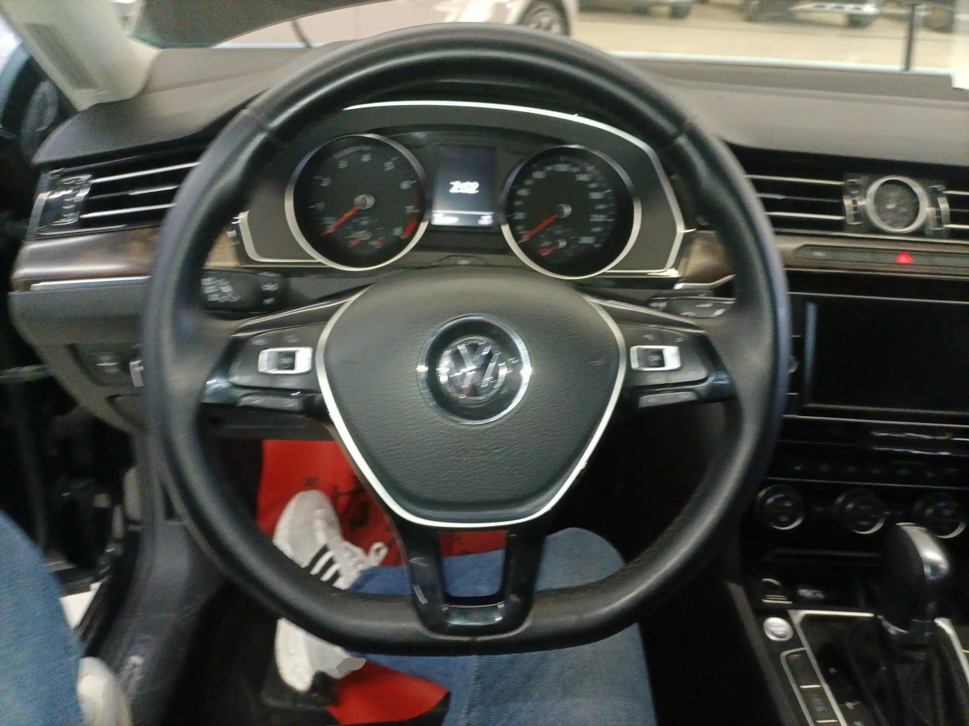Volkswagen Magotan 2018 Facelift 330TSI DSG Luxury Model — миниатюра 14