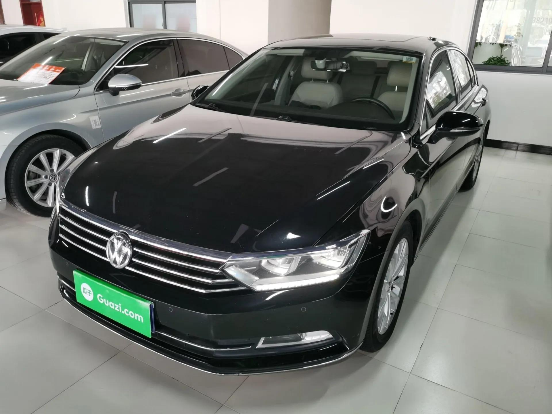 Volkswagen Magotan 2017 330TSI DSG Luxury Model — миниатюра 1
