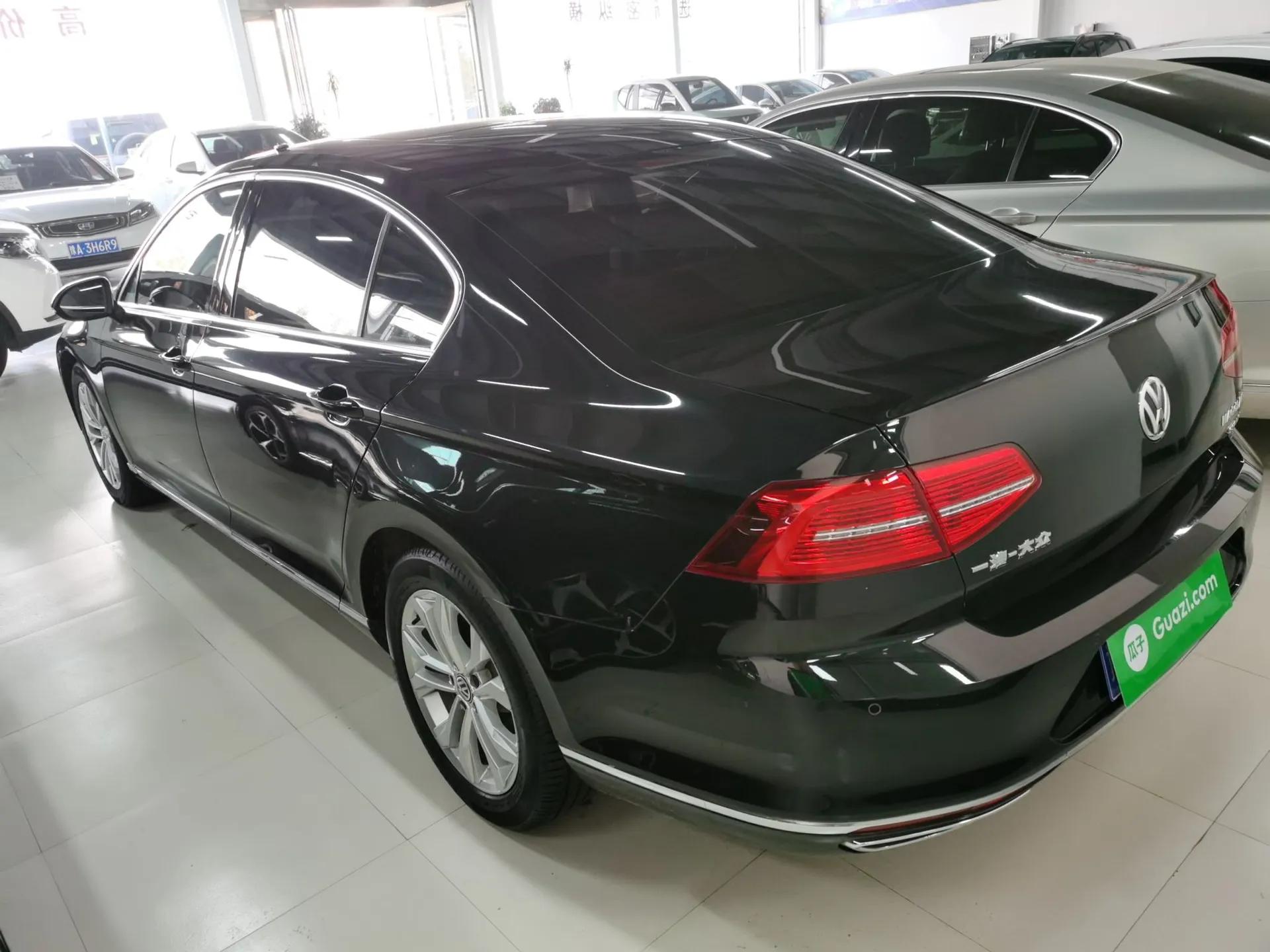 Volkswagen Magotan 2017 330TSI DSG Luxury Model — миниатюра 4