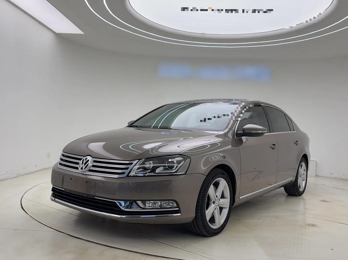 Volkswagen Magotan 2016 2.0 TSI Luxury Comfort Version — миниатюра 1