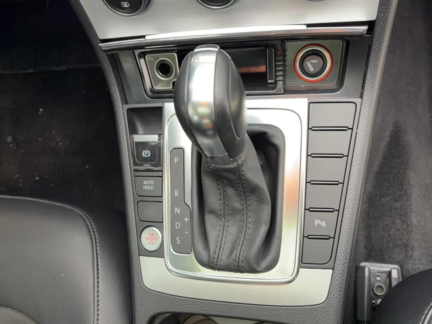 Volkswagen Magotan 2016 2.0 TSI Luxury Comfort Version — миниатюра 12