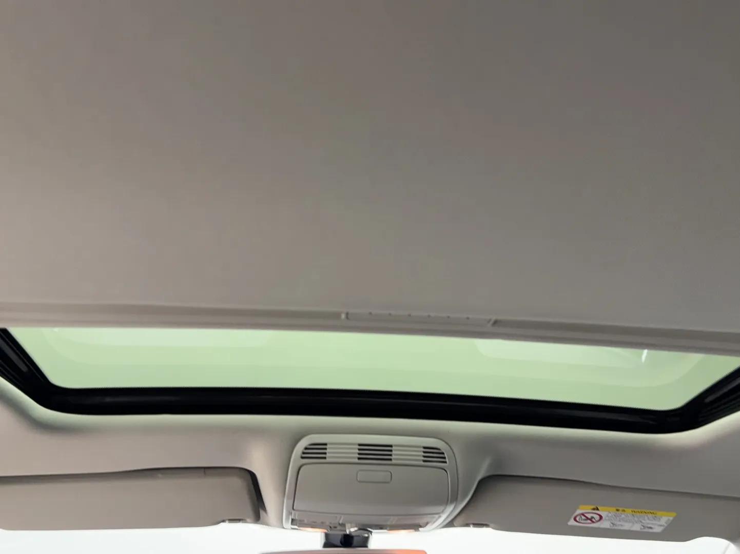 Volkswagen Magotan 2016 2.0 TSI Luxury Comfort Version — миниатюра 19
