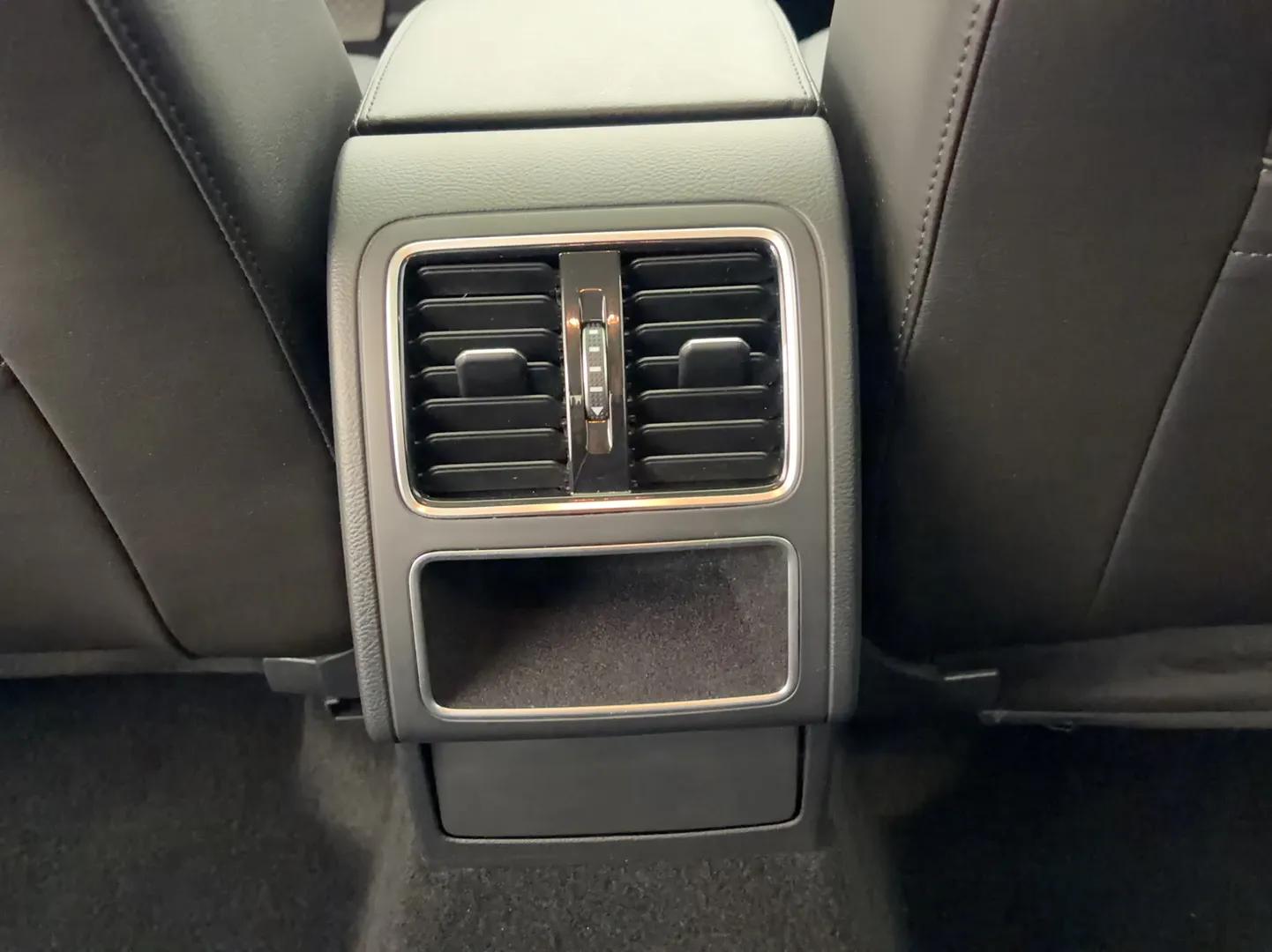 Volkswagen Magotan 2016 2.0 TSI Luxury Comfort Version — миниатюра 20