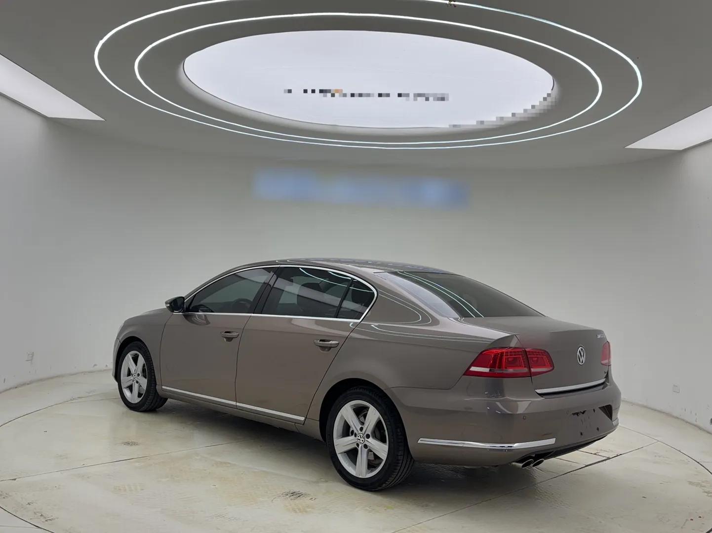 Volkswagen Magotan 2016 2.0 TSI Luxury Comfort Version — миниатюра 7