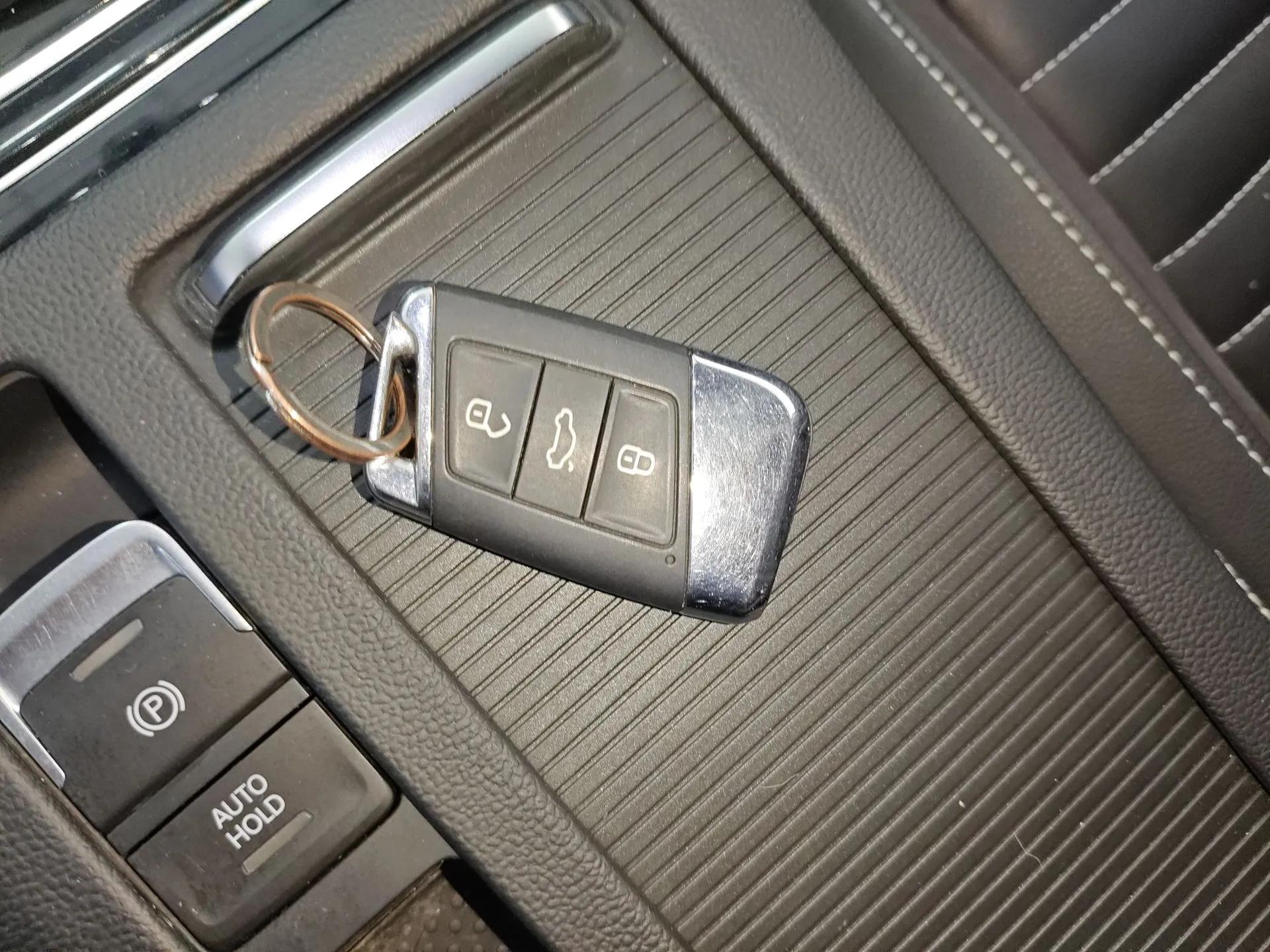 Volkswagen Magotan 2020 330TSI DSG Luxury Edition — миниатюра 12