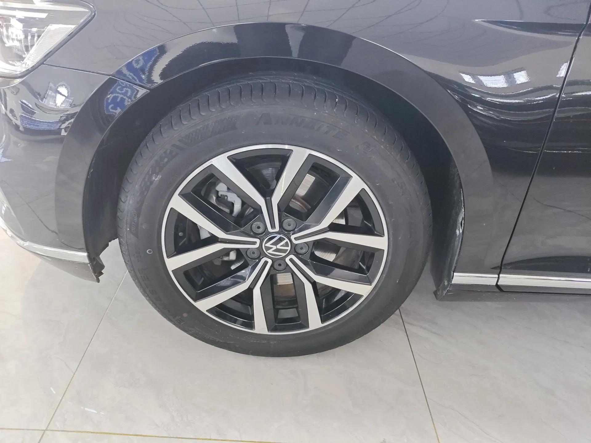Volkswagen Magotan 2020 330TSI DSG Luxury Edition — миниатюра 8
