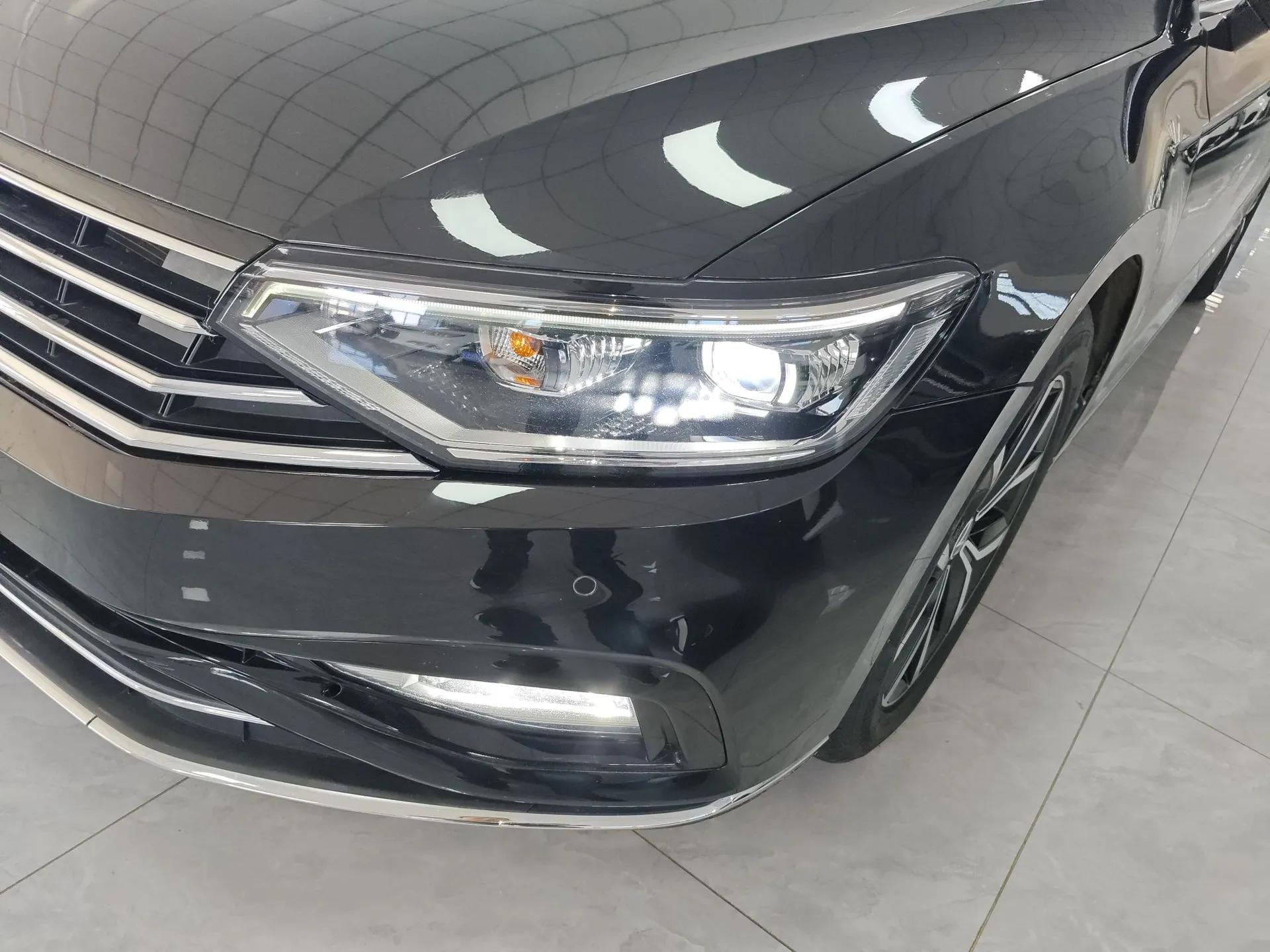 Volkswagen Magotan 2020 330TSI DSG Luxury Edition — миниатюра 9