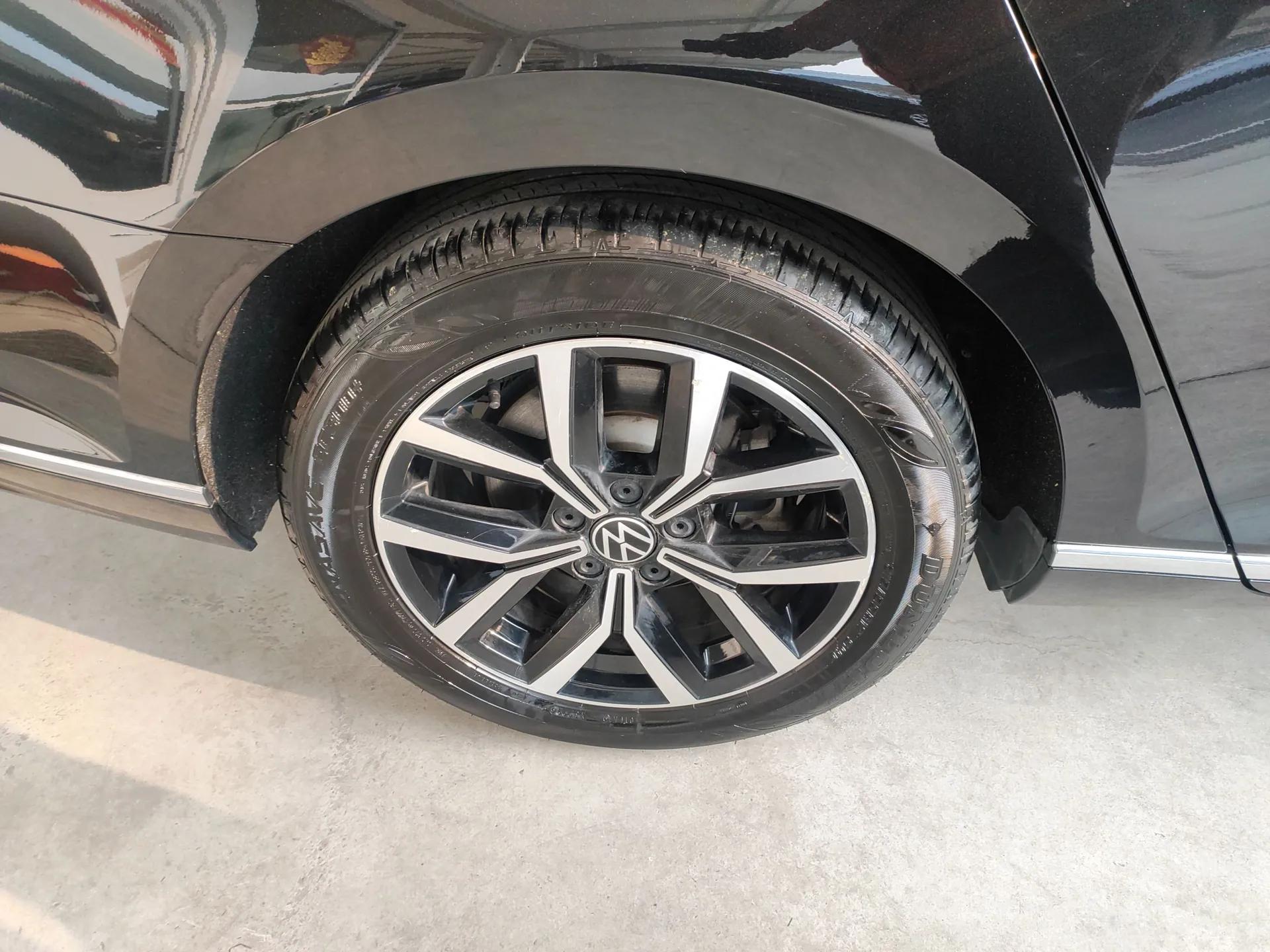 Volkswagen Magotan 2020 330TSI DSG Leading Model — миниатюра 10