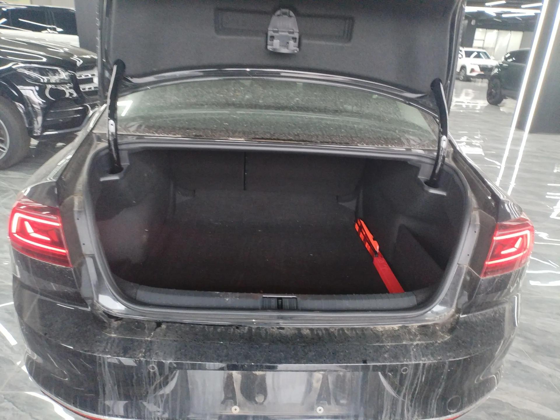 Volkswagen Magotan 2025 Zhongxiang Version 280TSI DSG Comfort Edition — миниатюра 21
