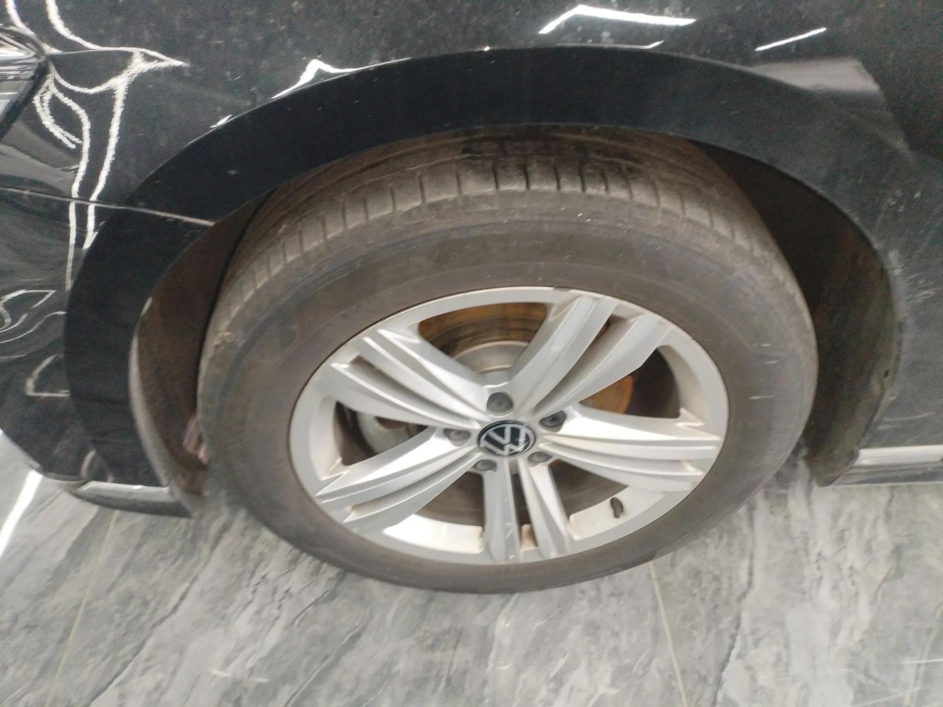 Volkswagen Magotan 2025 Zhongxiang Version 280TSI DSG Comfort Edition — миниатюра 9