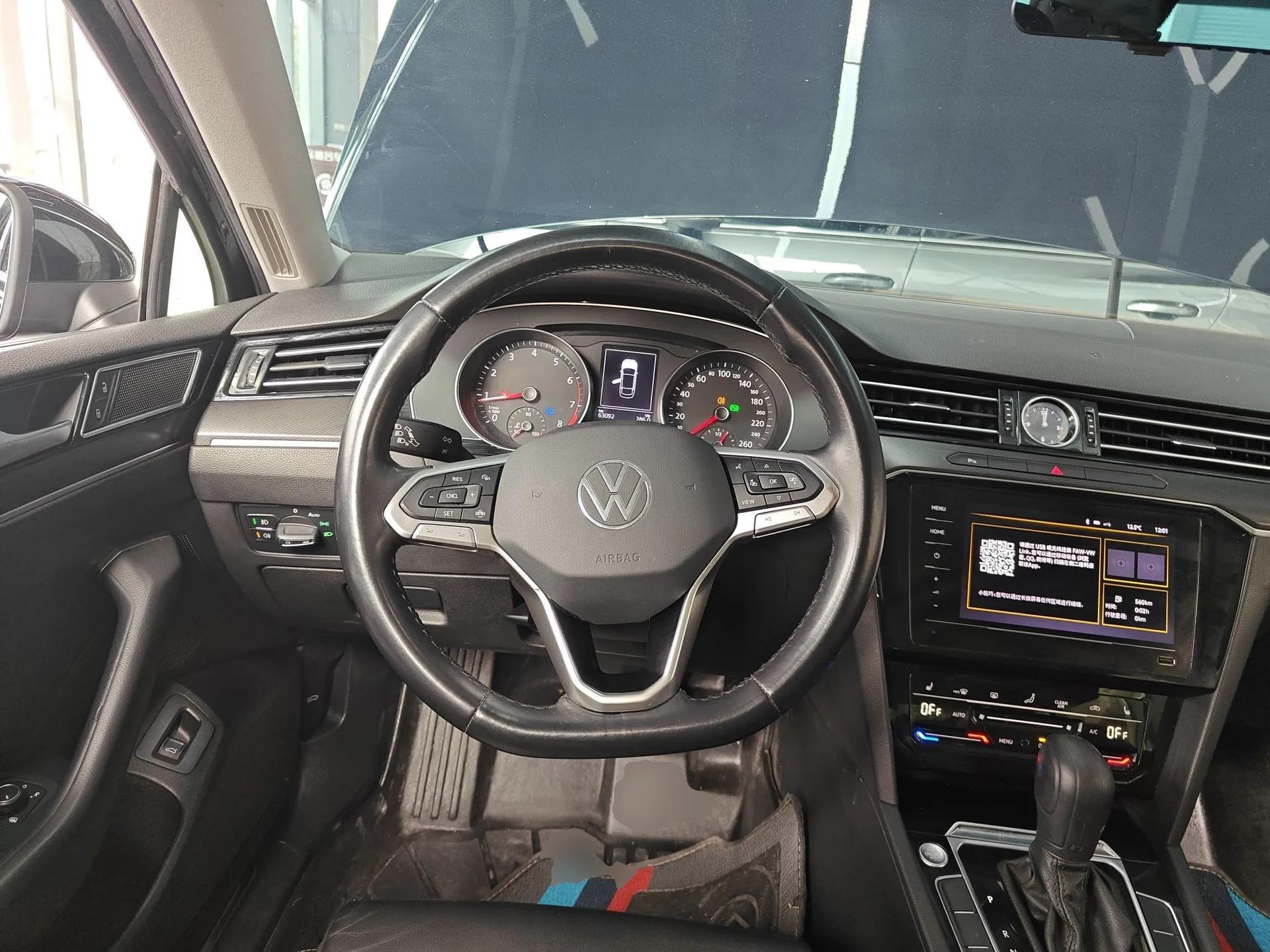 Volkswagen Magotan 2020 330TSI DSG Leading Model — миниатюра 13