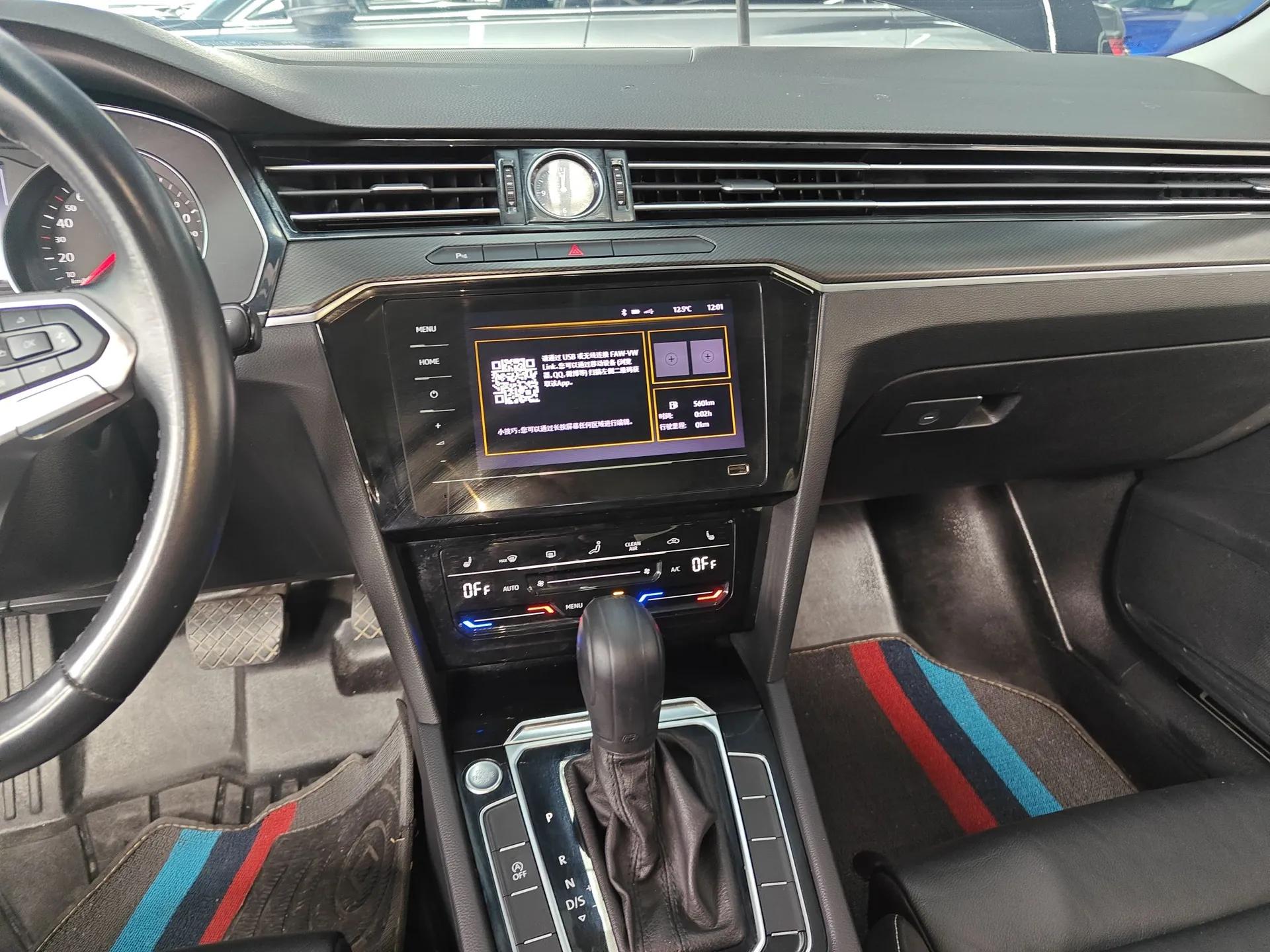 Volkswagen Magotan 2020 330TSI DSG Leading Model — миниатюра 15