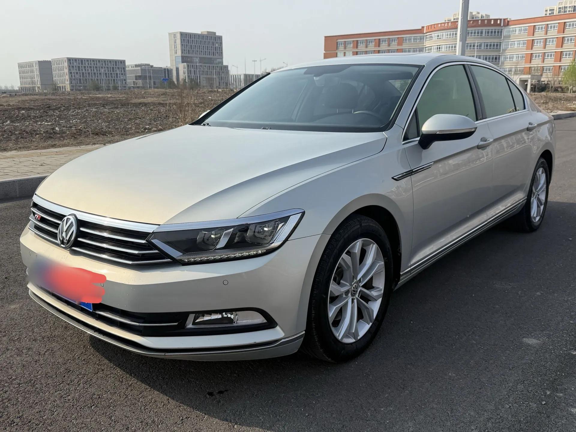 Volkswagen Magotan 2019 330TSI DSG Luxury Version China VI Standard — миниатюра 1