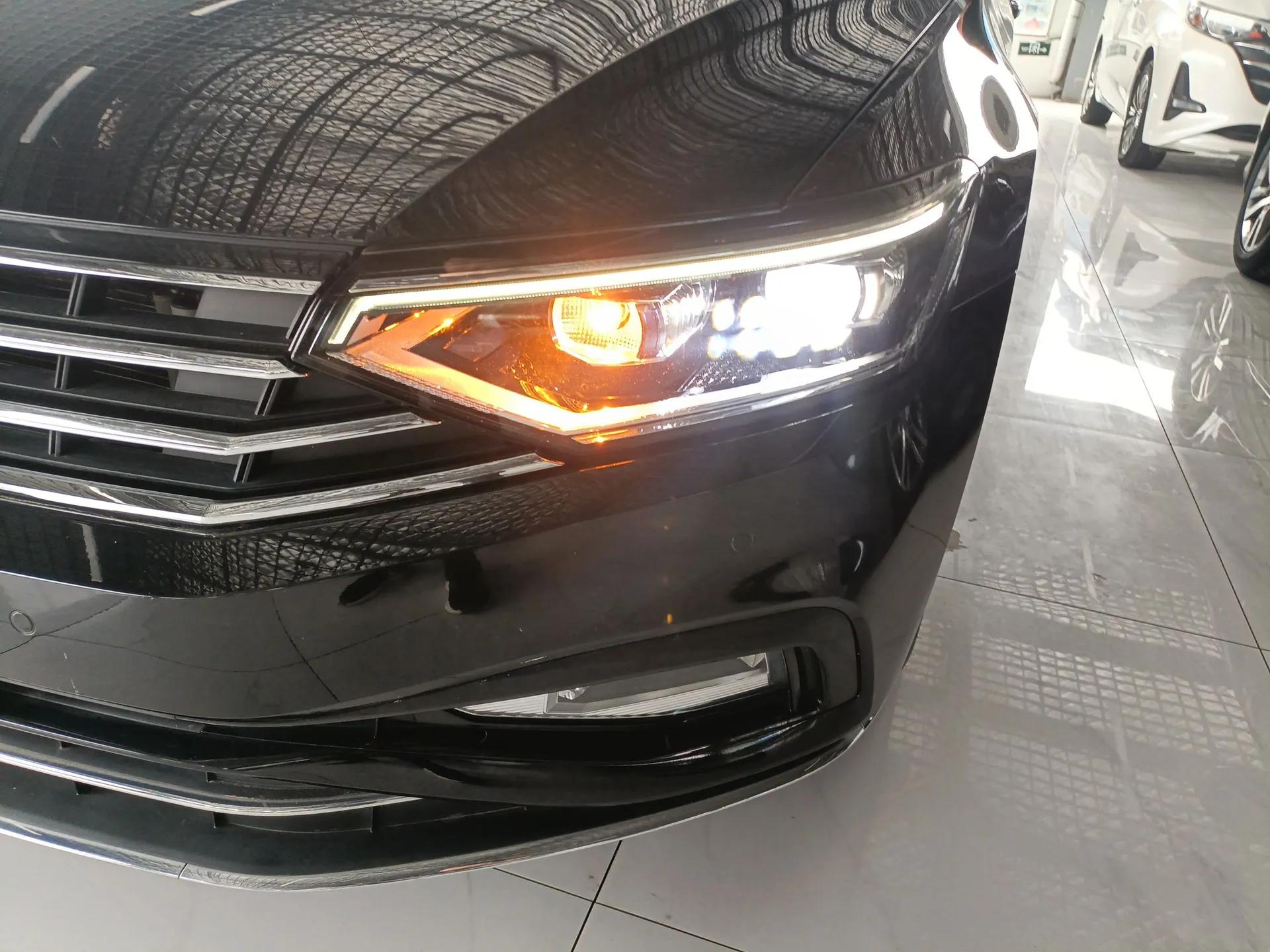 Volkswagen Magotan 2020 280TSI DSG Comfort Edition — миниатюра 5