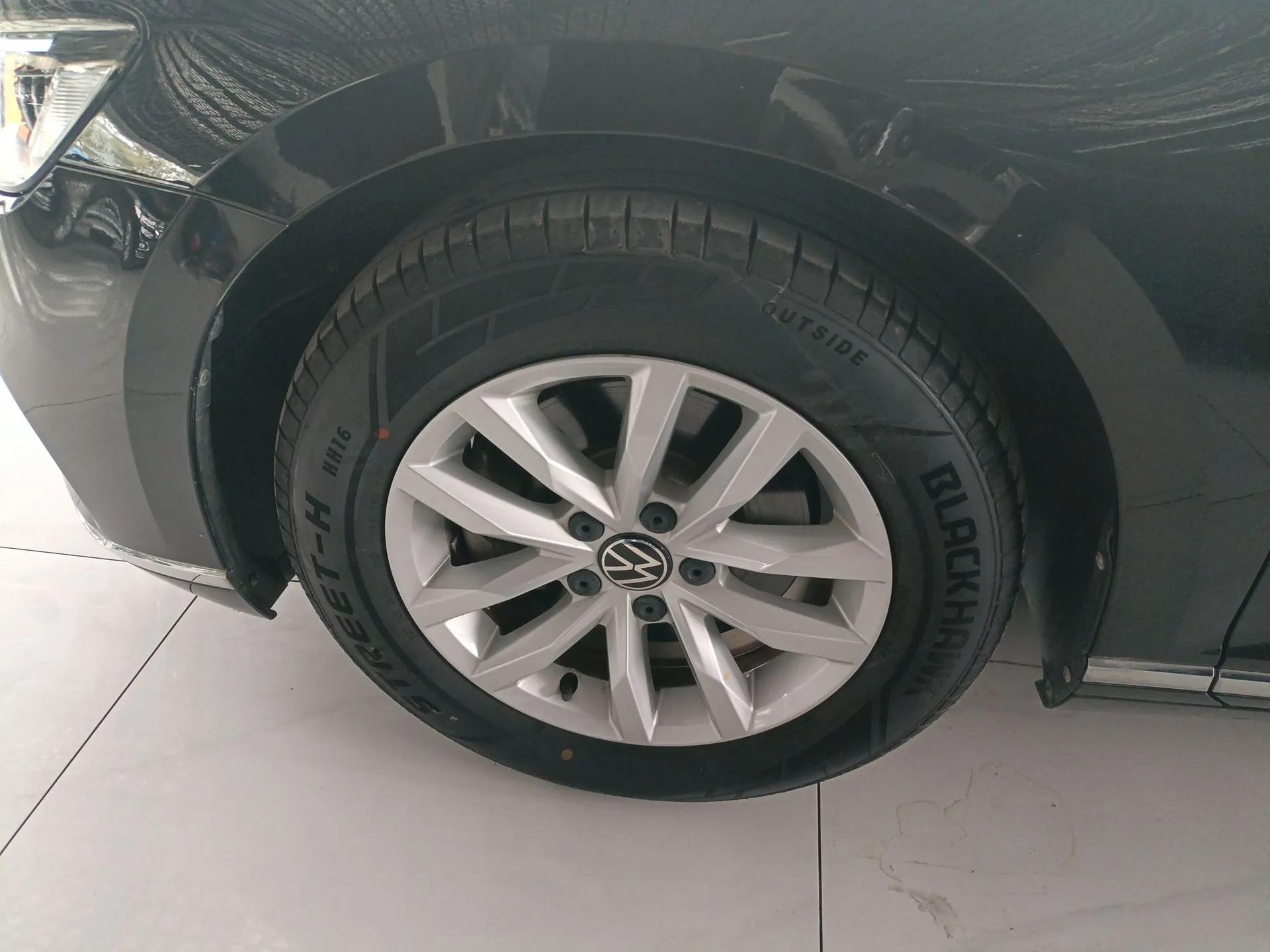 Volkswagen Magotan 2020 280TSI DSG Comfort Edition — миниатюра 9