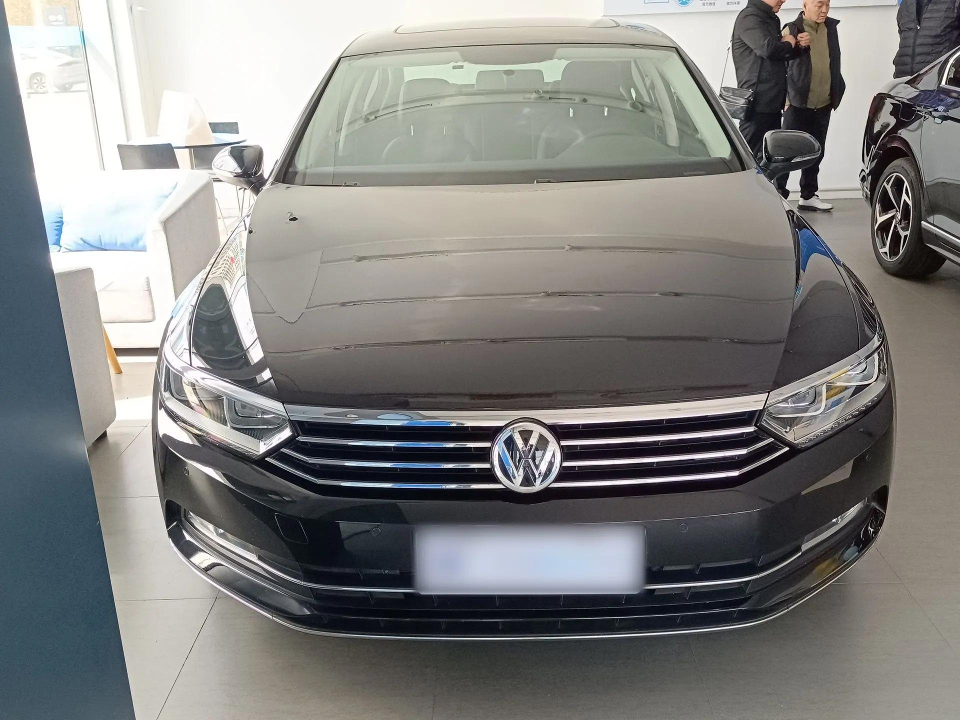 Volkswagen Magotan 2019 330TSI DSG Leading Model China VI Standard — миниатюра 2