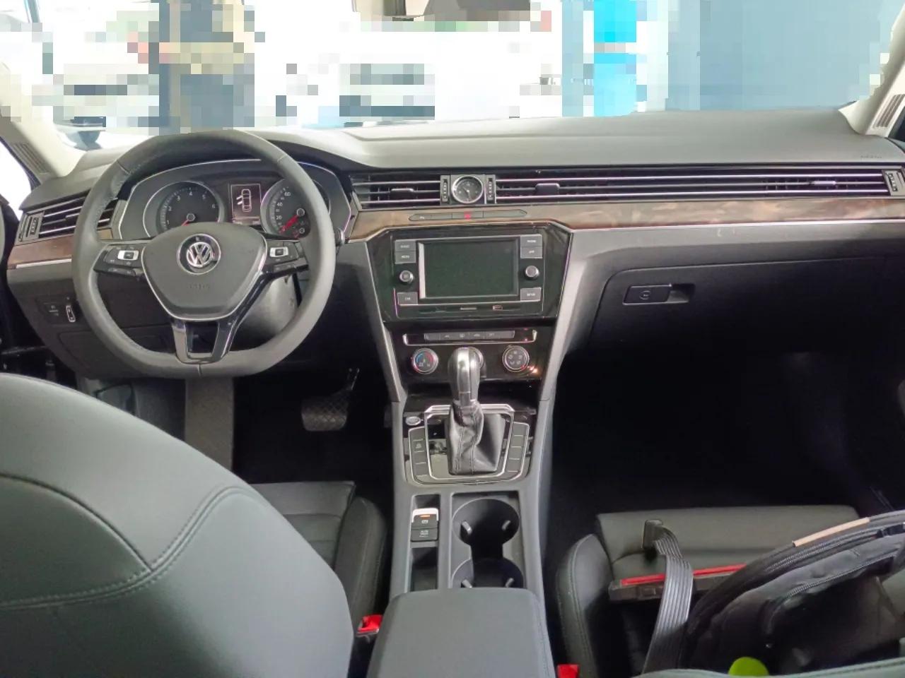 Volkswagen Magotan 2019 330TSI DSG Leading Model China VI Standard — миниатюра 13