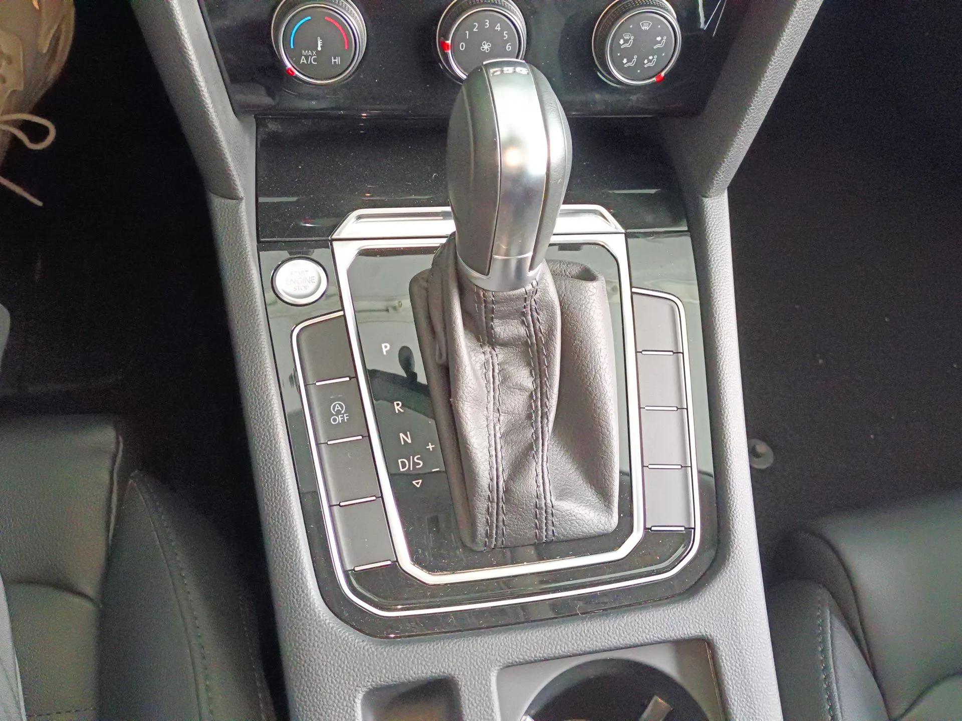 Volkswagen Magotan 2019 330TSI DSG Leading Model China VI Standard — миниатюра 17